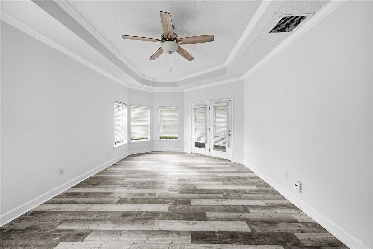 Image 14 of 68 For 605 Timber Pond Dr