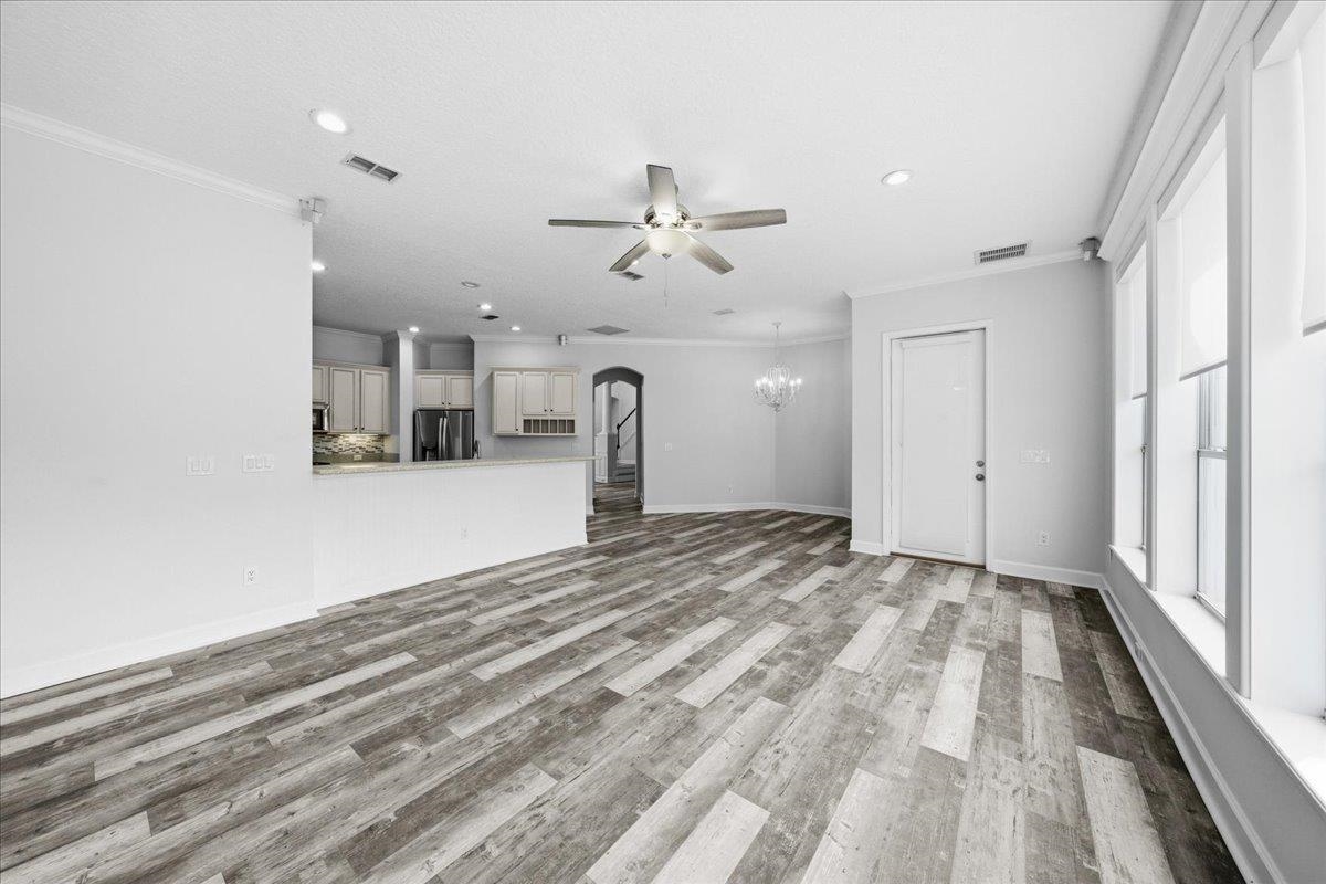 Image 22 of 68 For 605 Timber Pond Dr