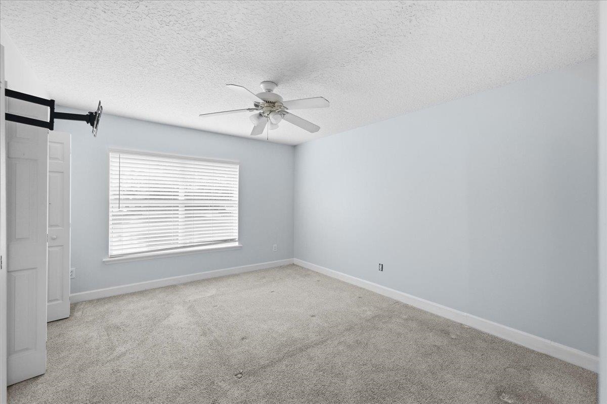 Image 27 of 68 For 605 Timber Pond Dr