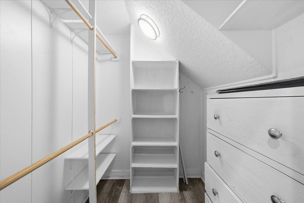 Image 34 of 68 For 605 Timber Pond Dr