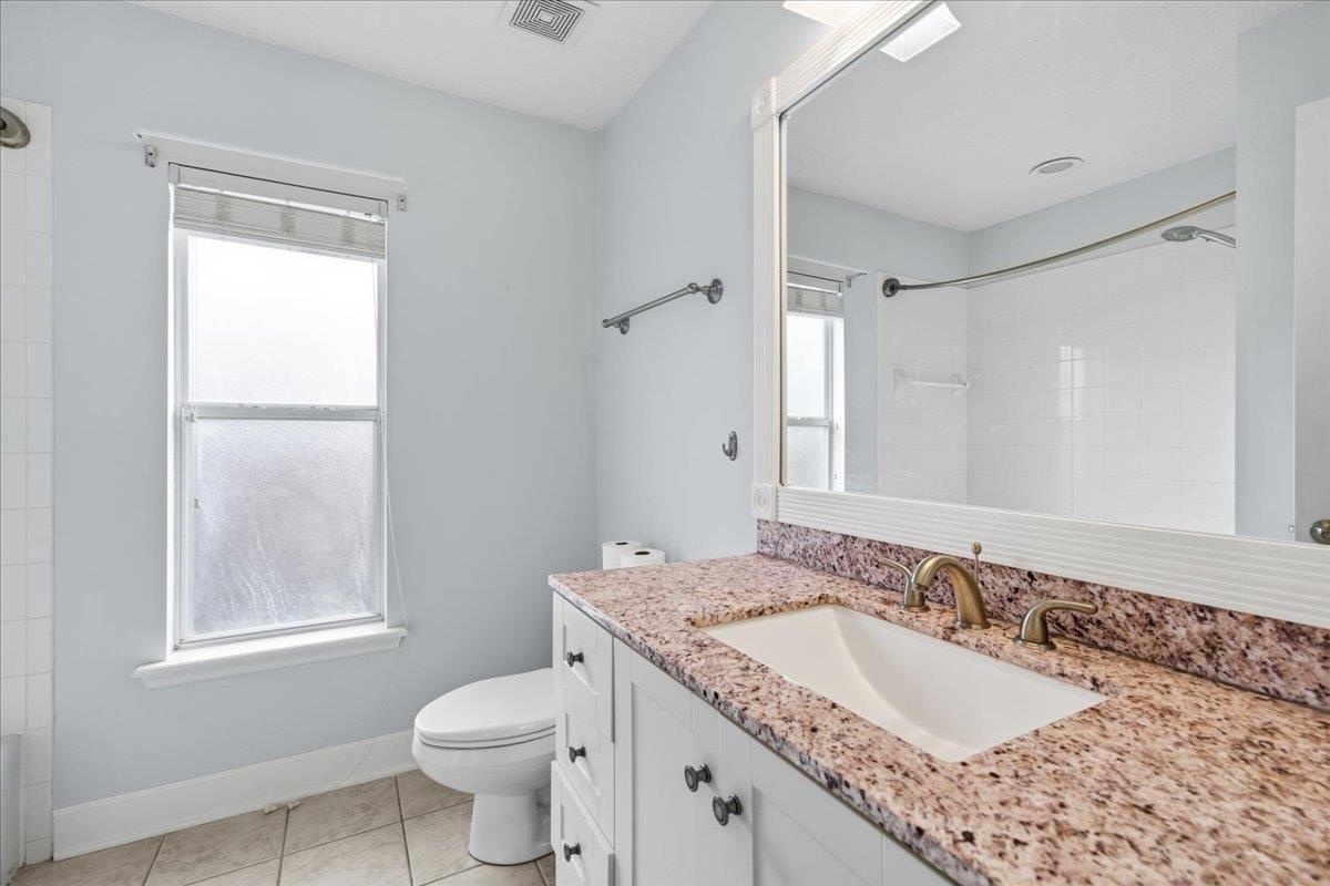 Image 39 of 68 For 605 Timber Pond Dr