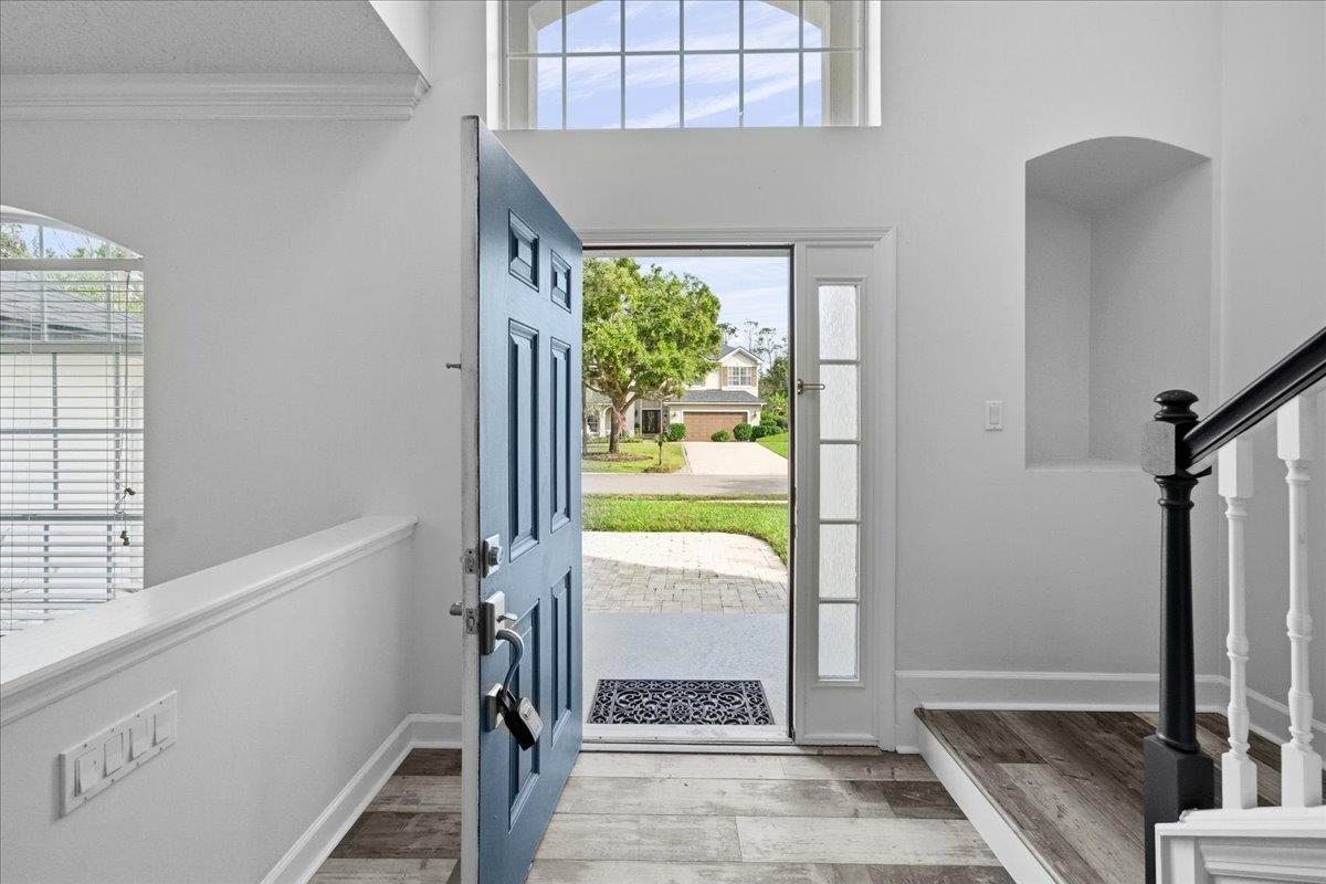 Image 5 of 68 For 605 Timber Pond Dr