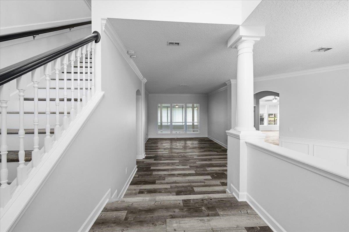 Image 6 of 68 For 605 Timber Pond Dr