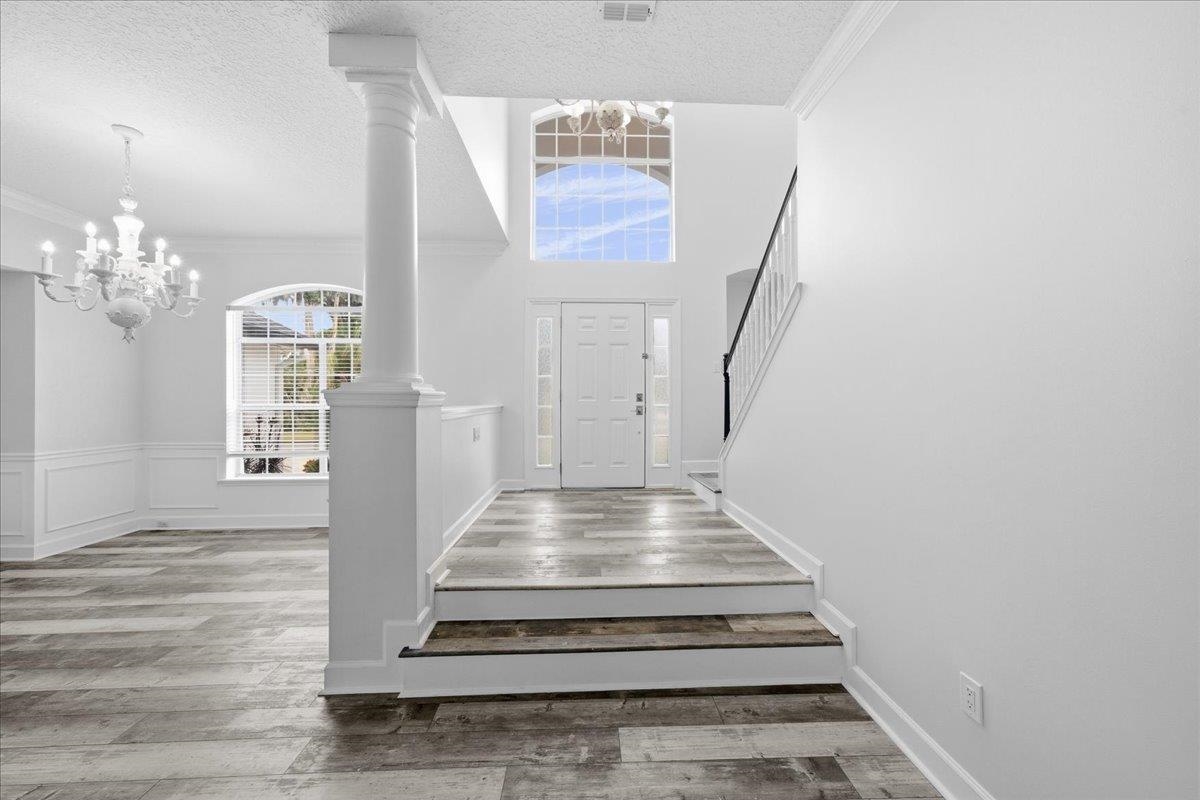 Image 7 of 68 For 605 Timber Pond Dr