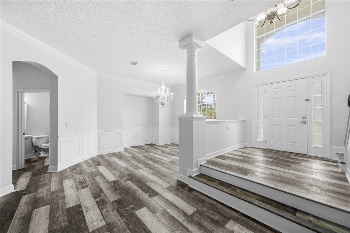 Image 8 of 68 For 605 Timber Pond Dr