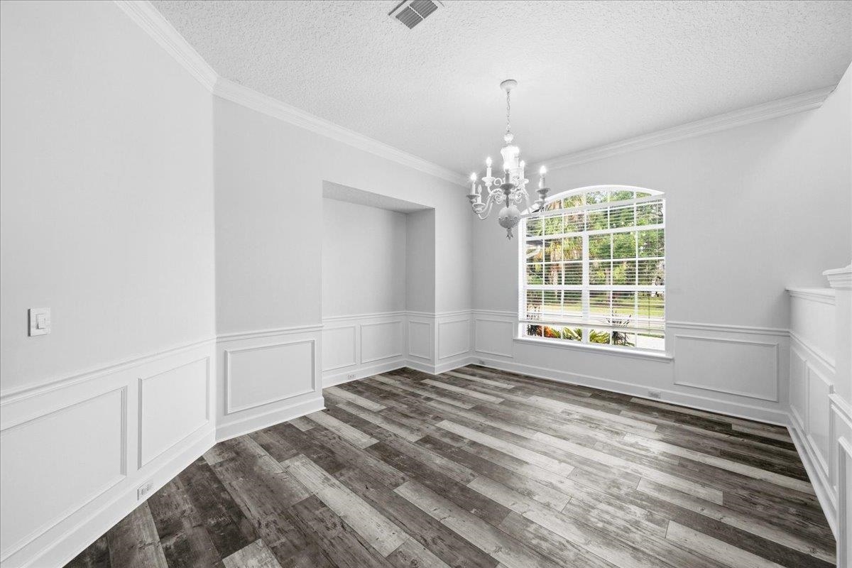 Image 9 of 68 For 605 Timber Pond Dr