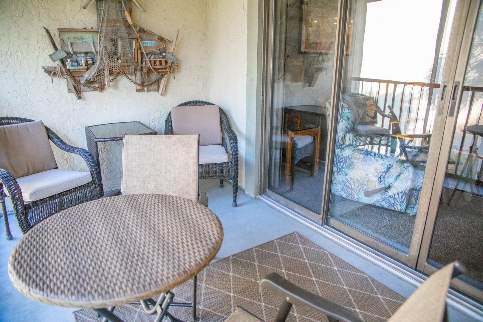 Image 12 of 47 For 17 Village Del Prado Cir