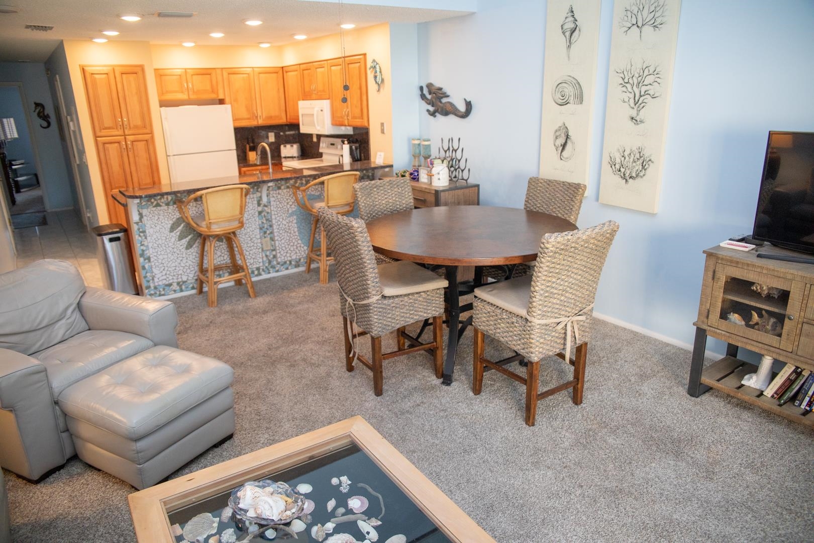 Image 16 of 47 For 17 Village Del Prado Cir