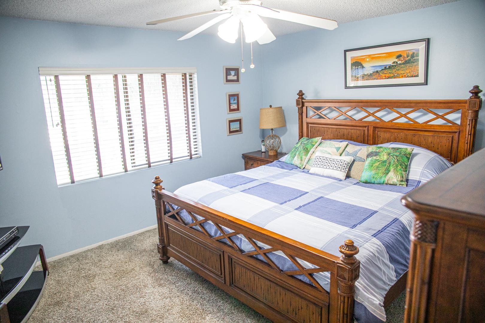 Image 19 of 47 For 17 Village Del Prado Cir