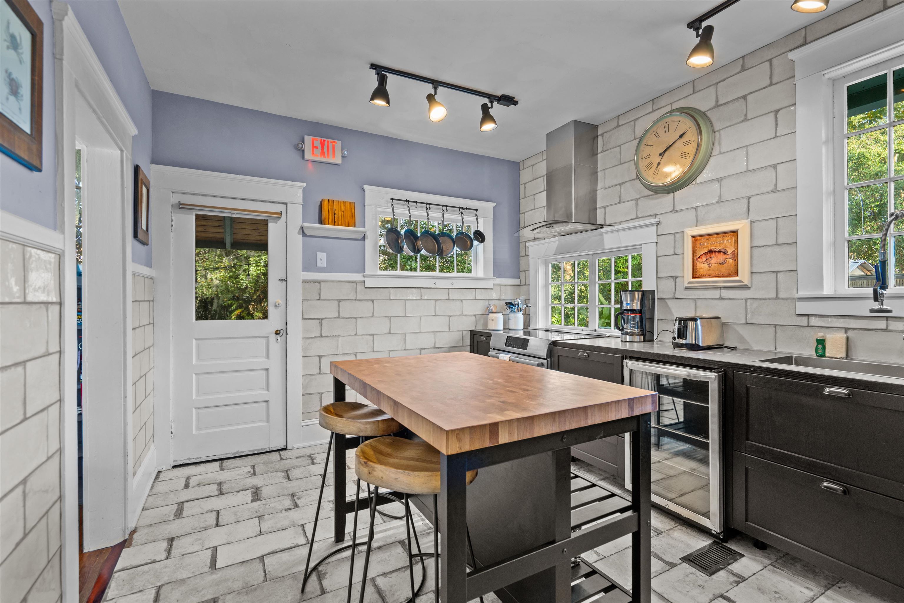 Image 24 of 55 For 8 Park Ave  