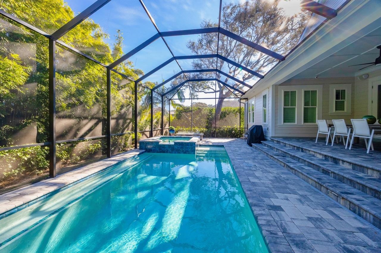 Image 3 of 58 For 522 Ridgeway Rd