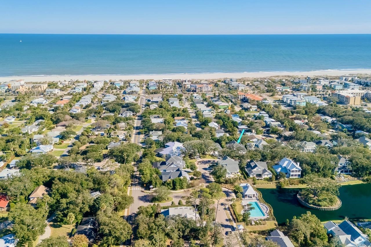 Image 4 of 58 For 522 Ridgeway Rd