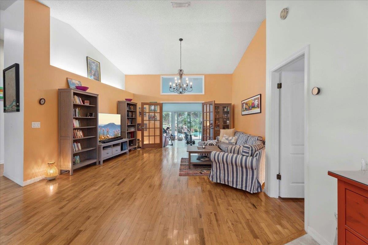 Image 13 of 81 For 22 Woodston Lane