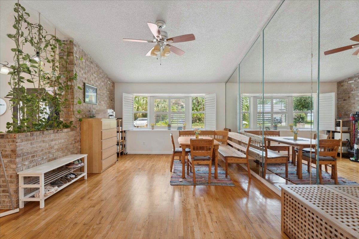 Image 14 of 81 For 22 Woodston Lane