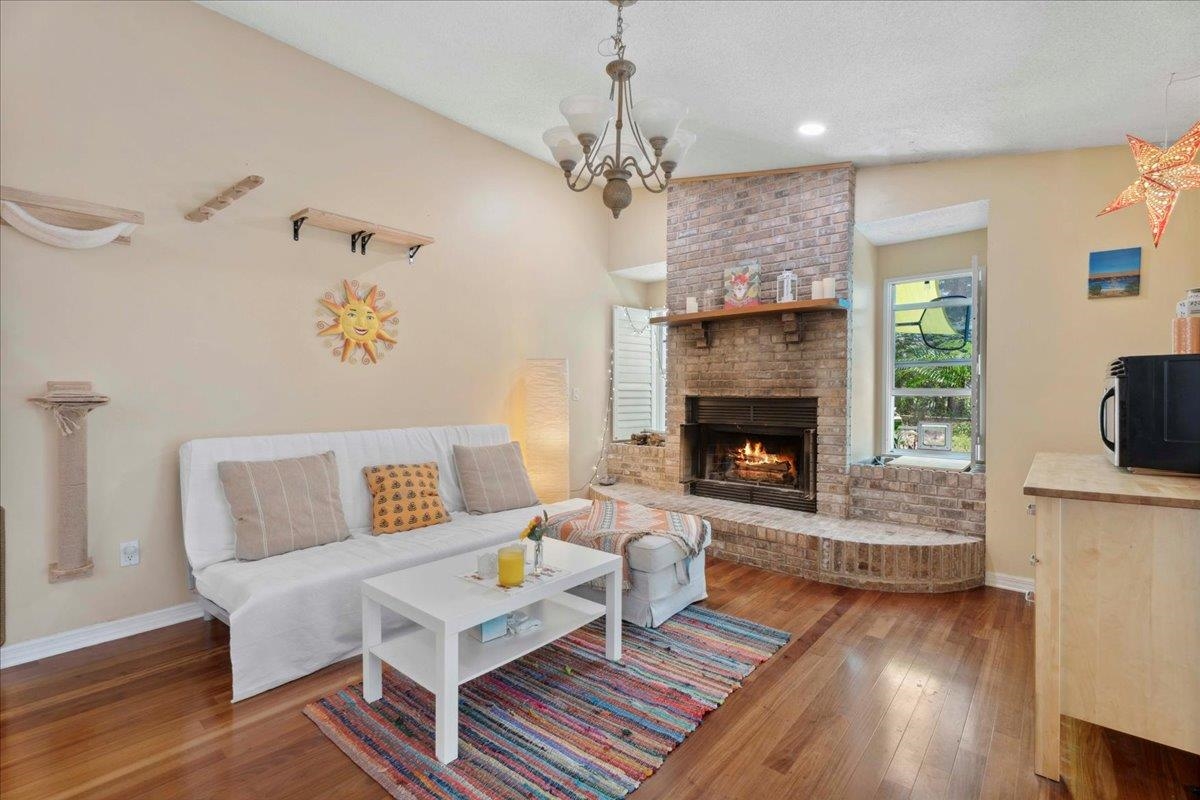 Image 19 of 81 For 22 Woodston Lane