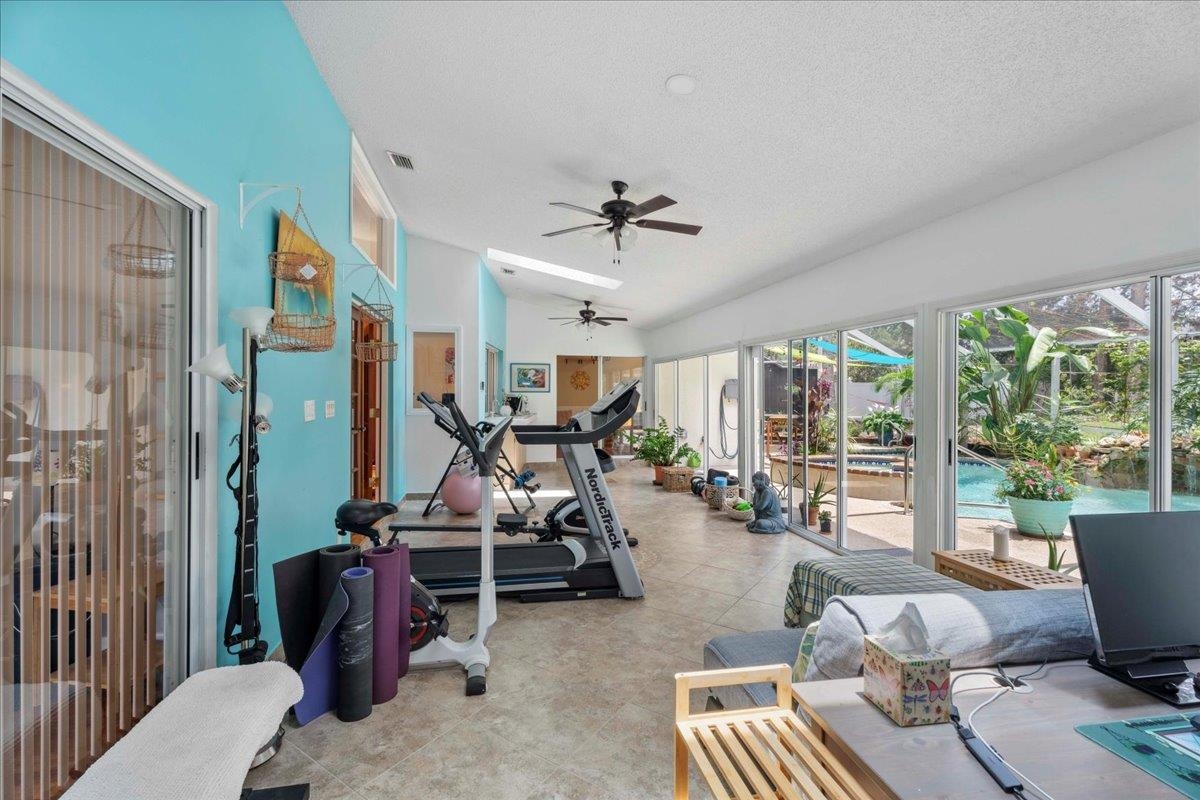 Image 24 of 81 For 22 Woodston Lane