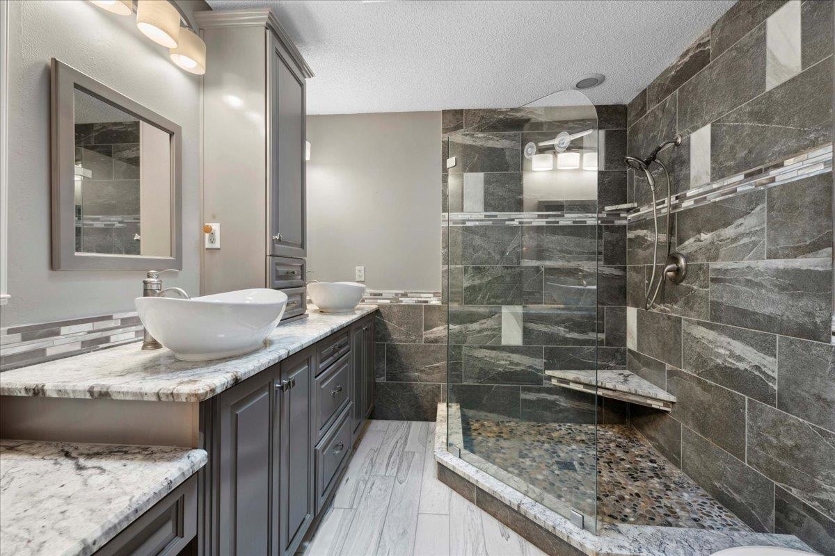 Image 43 of 81 For 22 Woodston Lane