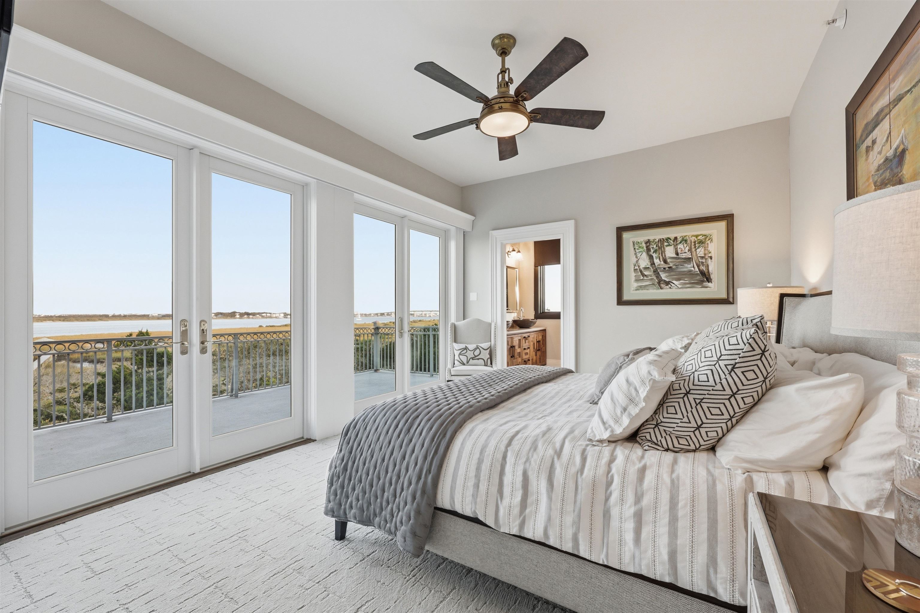 Image 18 of 99 For 3418 Lands End Dr