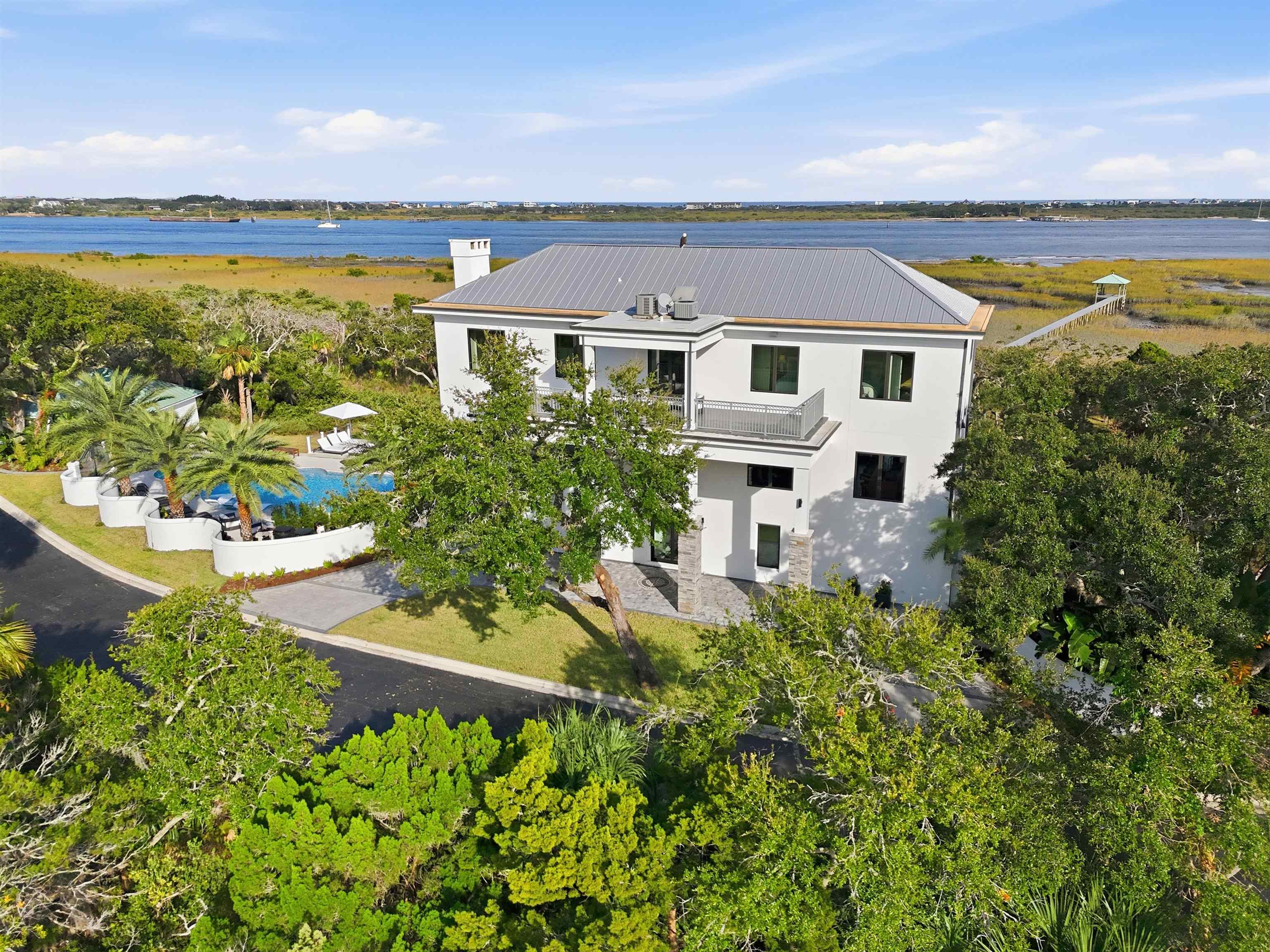 Image 2 of 99 For 3418 Lands End Dr