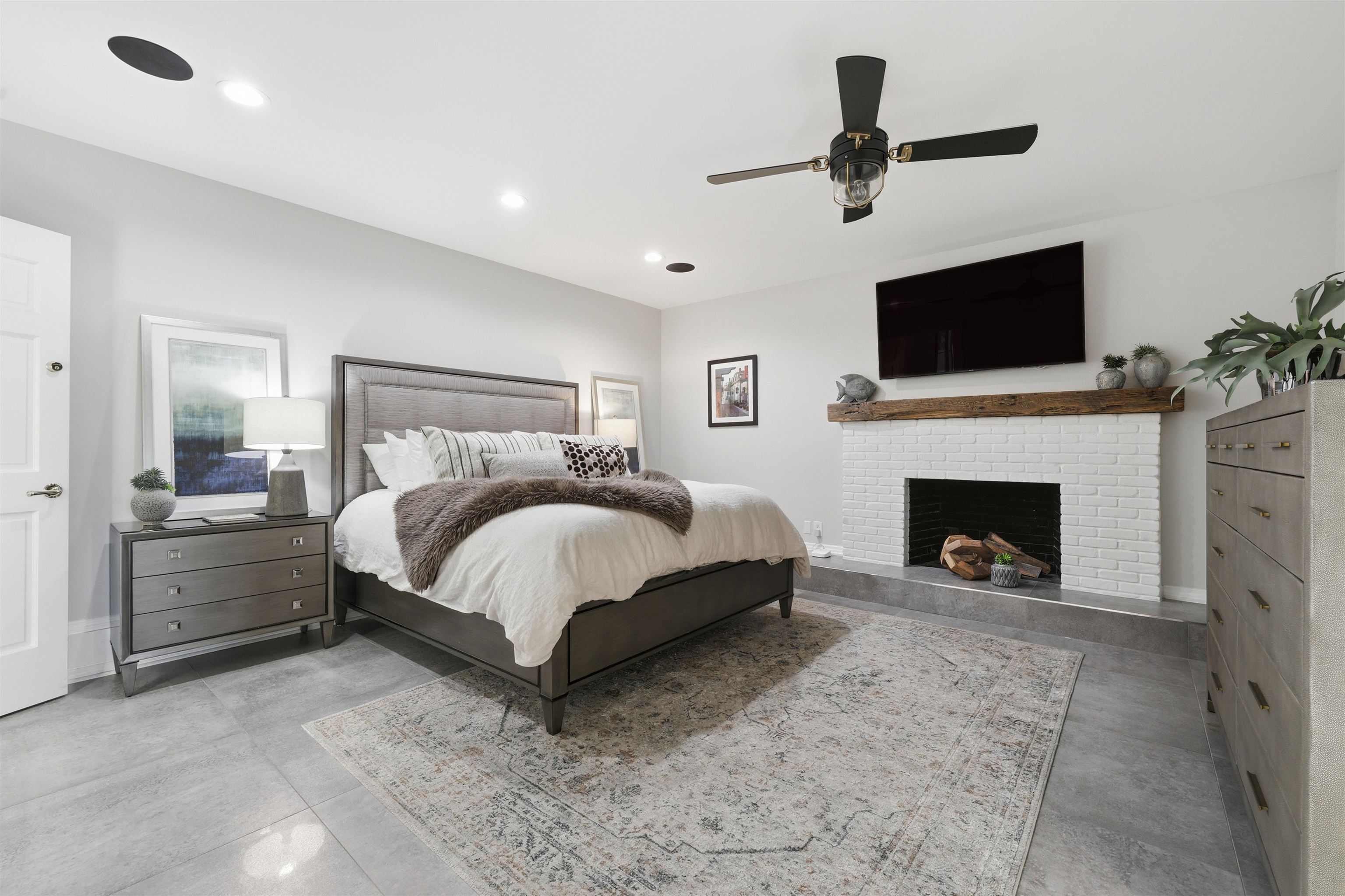 Image 21 of 99 For 3418 Lands End Dr