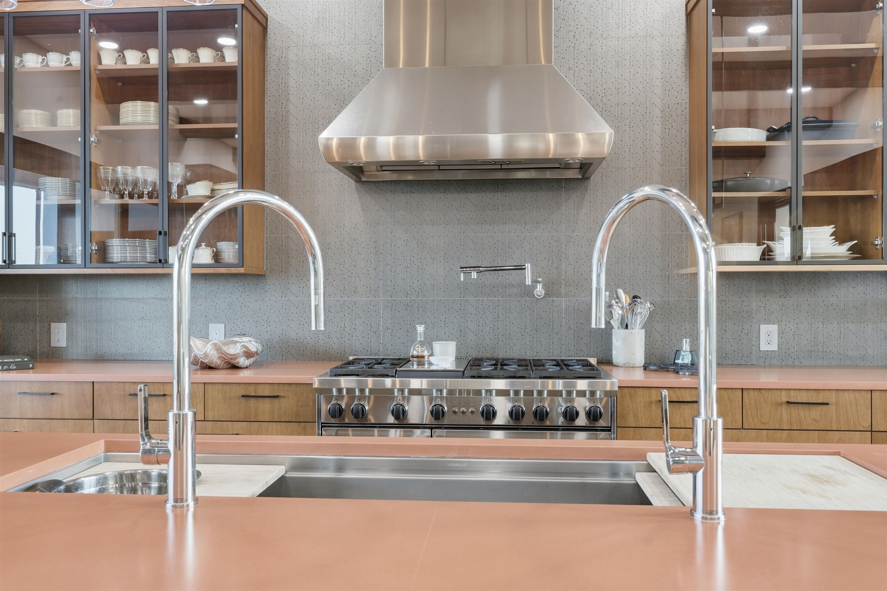 Image 29 of 99 For 3418 Lands End Dr