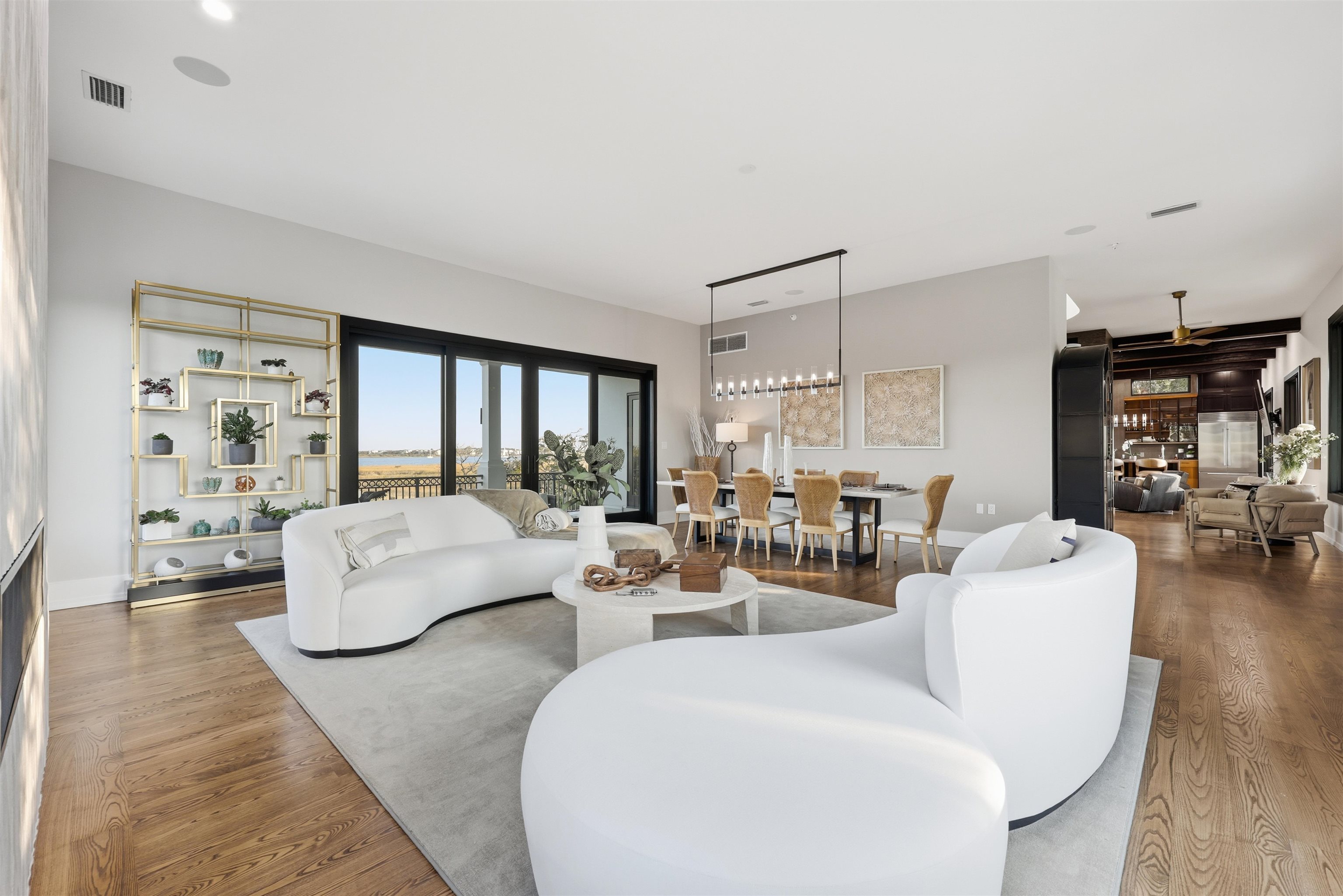 Image 32 of 99 For 3418 Lands End Dr