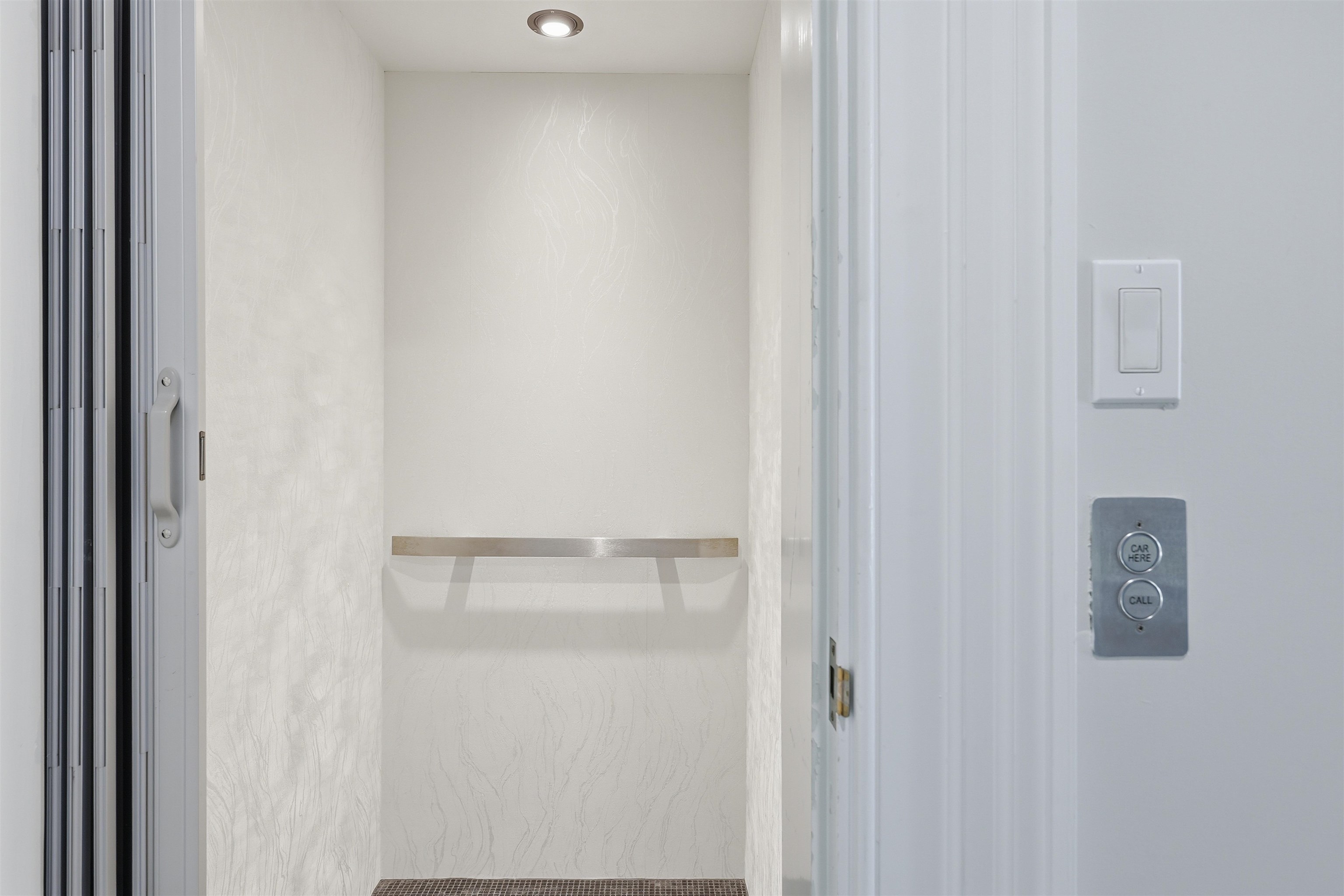 Image 43 of 99 For 3418 Lands End Dr