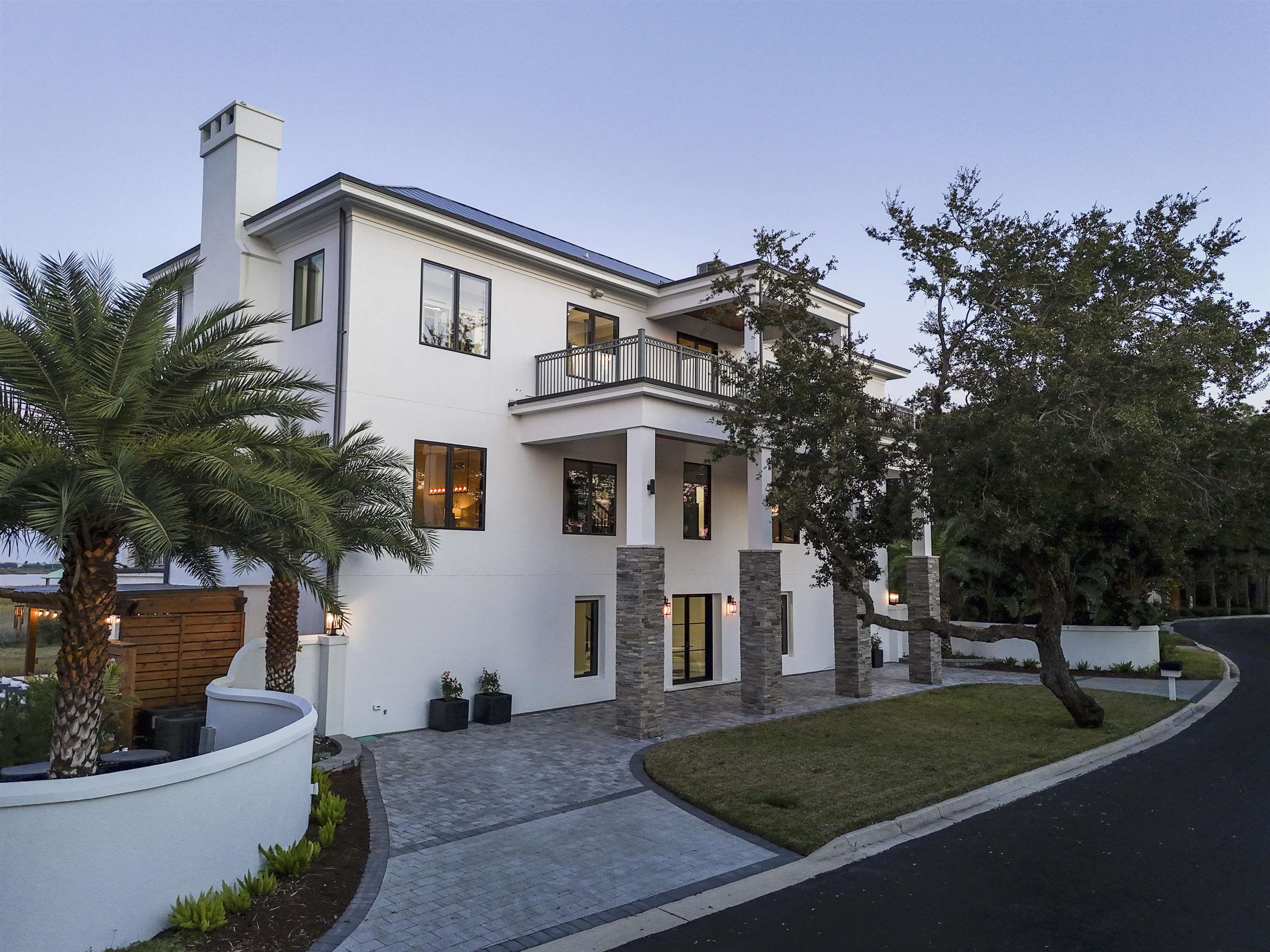 Image 48 of 99 For 3418 Lands End Dr