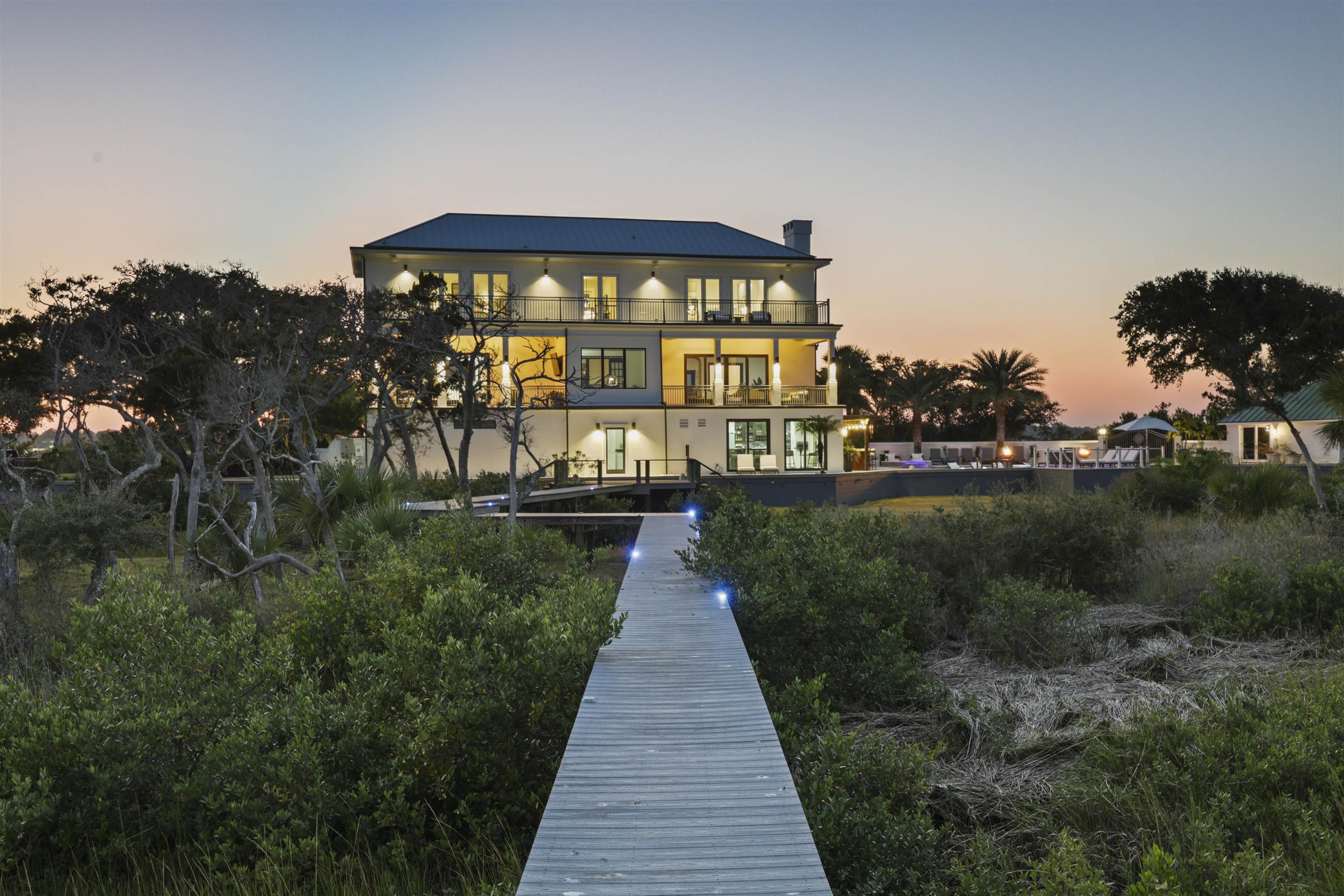 Image 49 of 99 For 3418 Lands End Dr