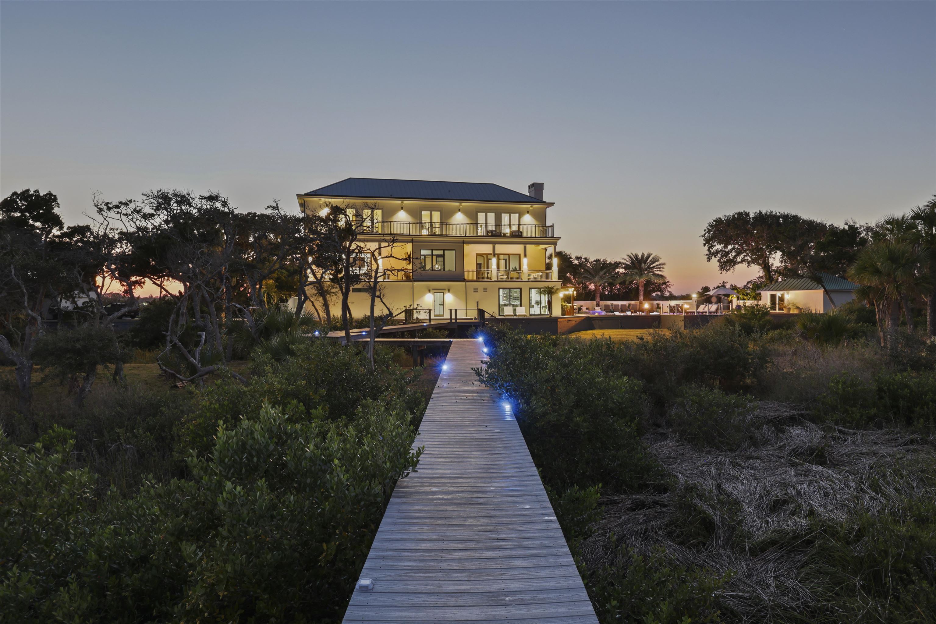 Image 50 of 99 For 3418 Lands End Dr