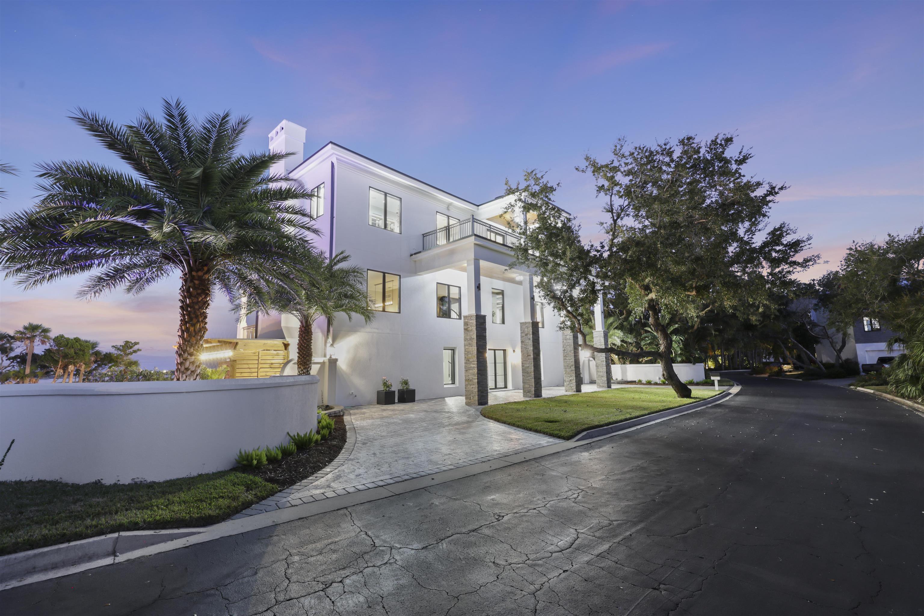 Image 52 of 99 For 3418 Lands End Dr