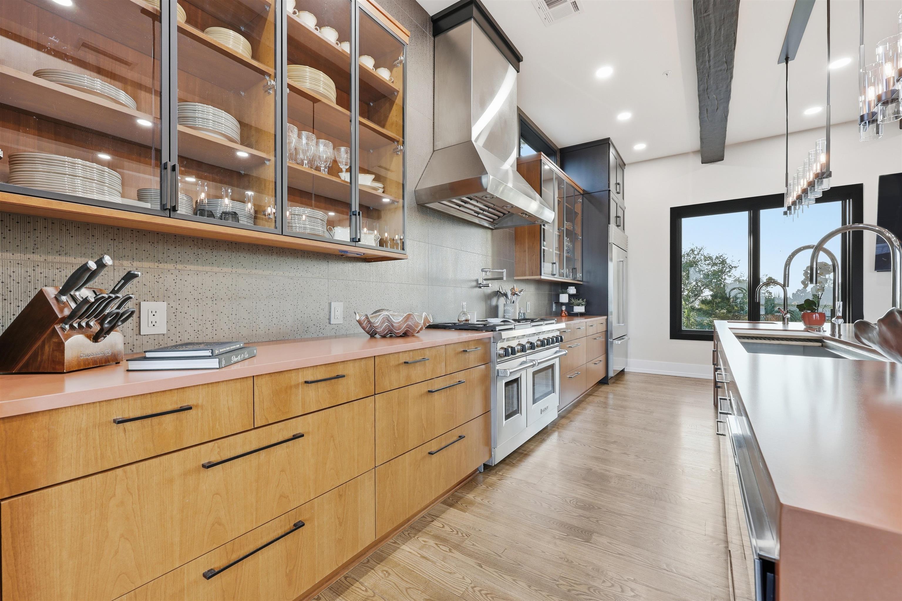 Image 59 of 99 For 3418 Lands End Dr