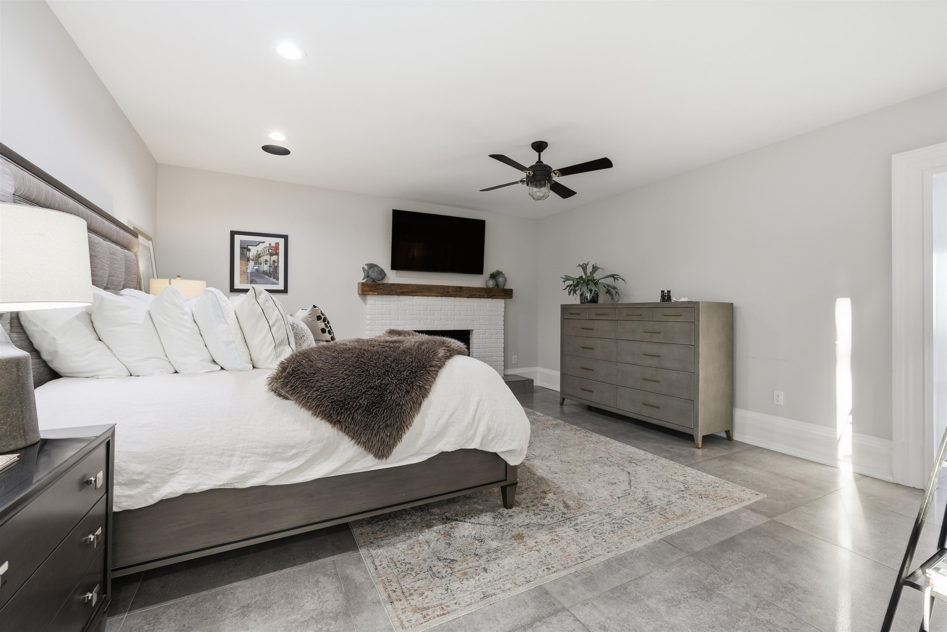 Image 65 of 99 For 3418 Lands End Dr