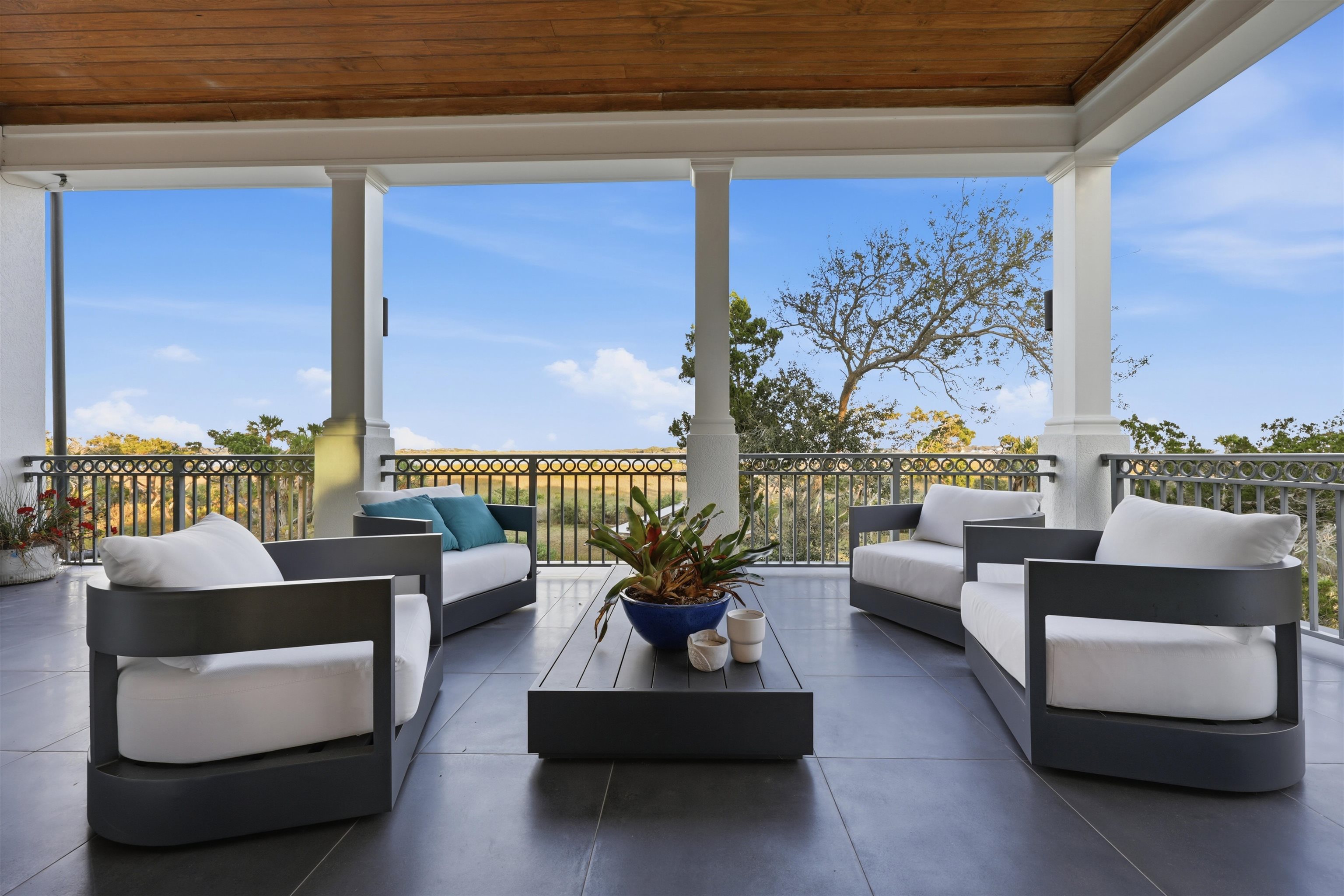 Image 66 of 99 For 3418 Lands End Dr