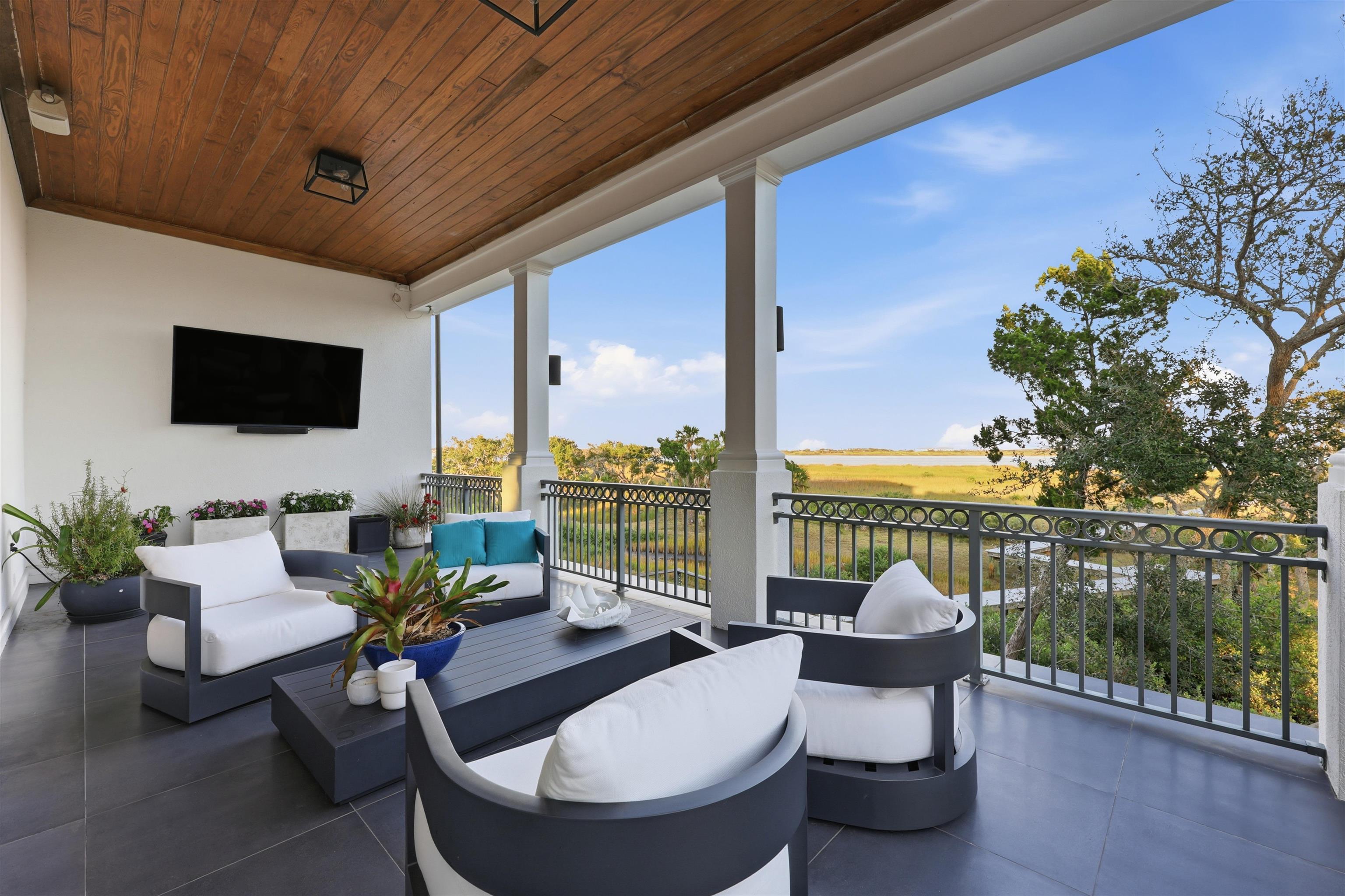 Image 8 of 99 For 3418 Lands End Dr