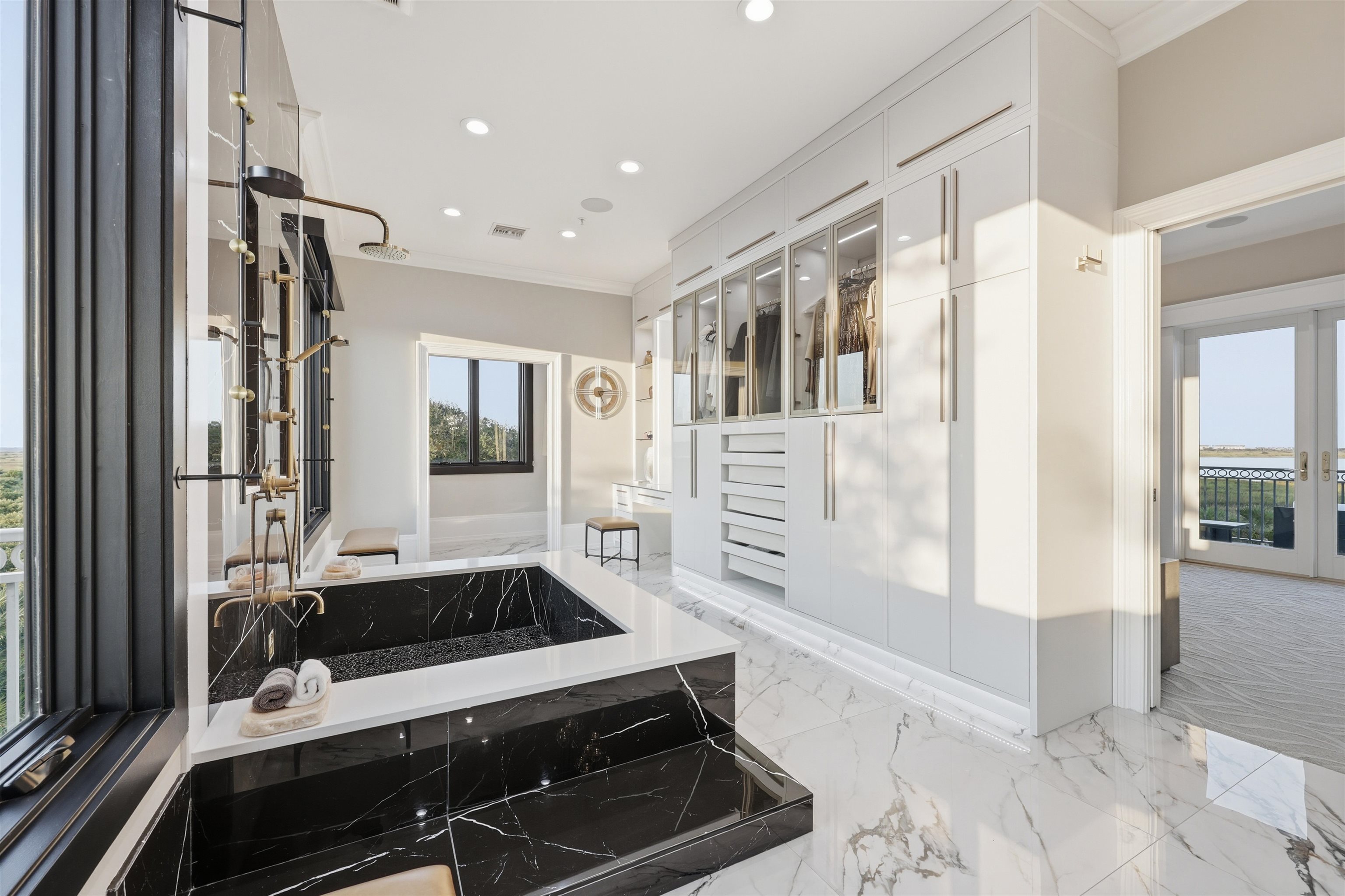 Image 82 of 99 For 3418 Lands End Dr