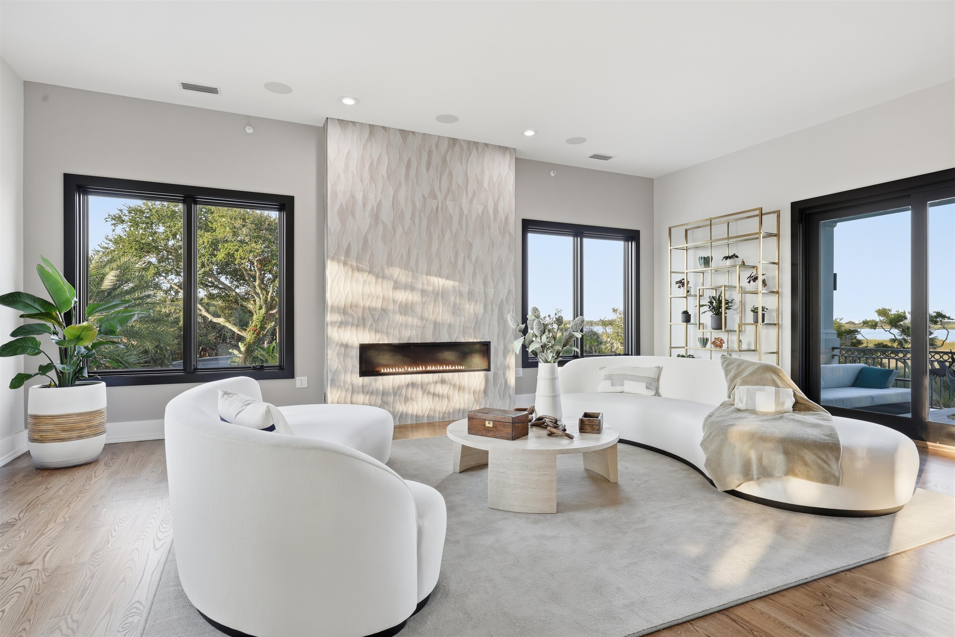 Image 9 of 99 For 3418 Lands End Dr