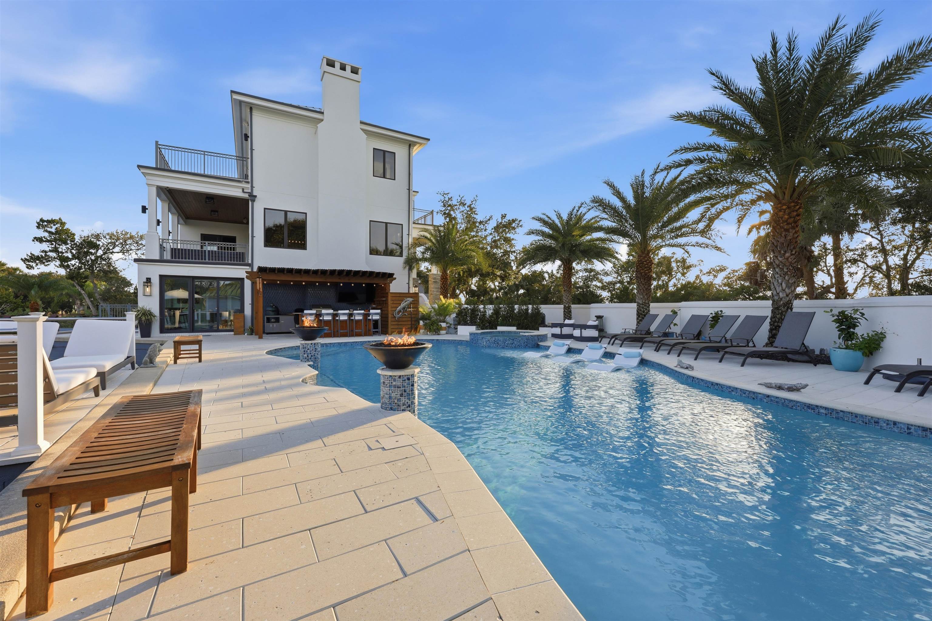 Image 92 of 99 For 3418 Lands End Dr