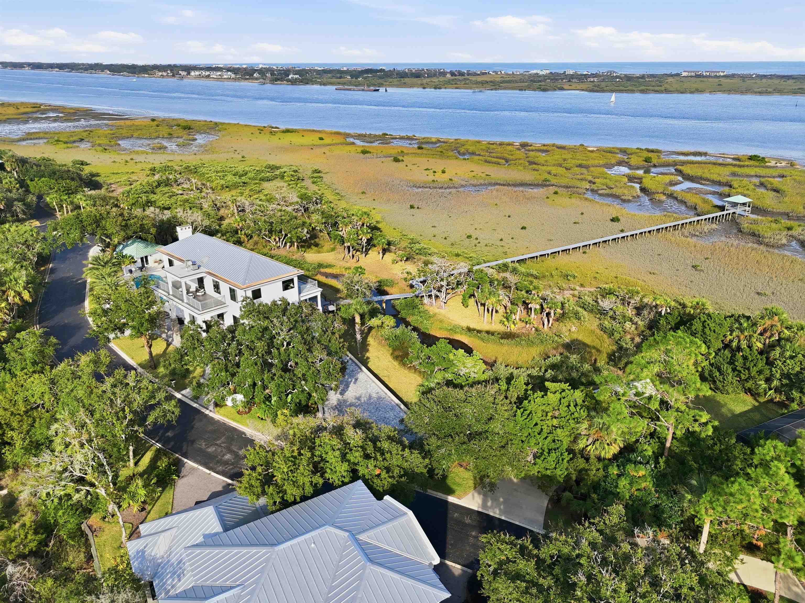 Image 94 of 99 For 3418 Lands End Dr