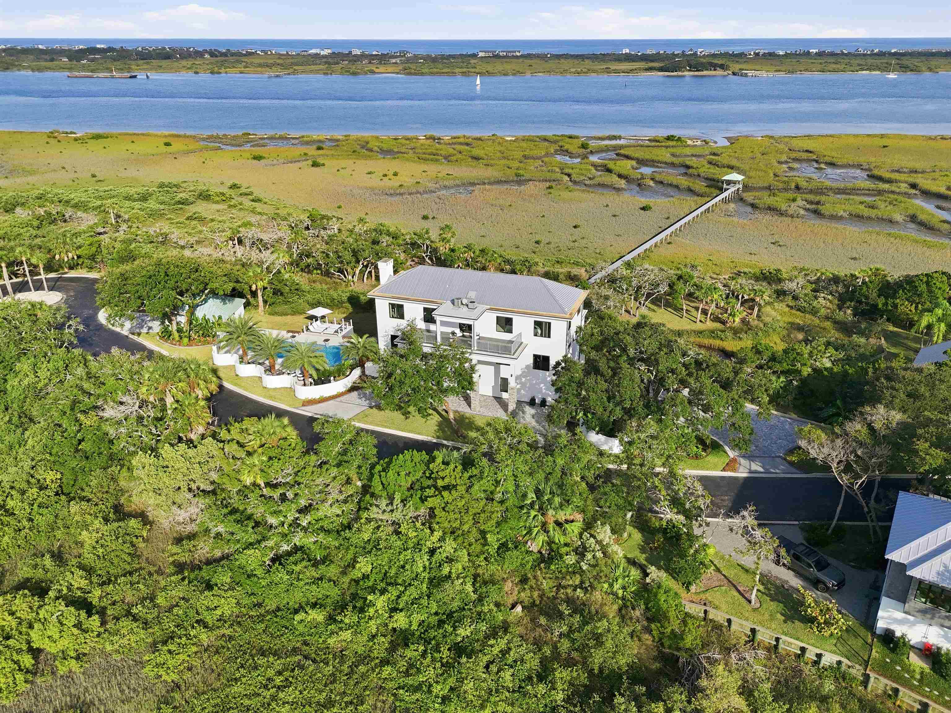 Image 95 of 99 For 3418 Lands End Dr