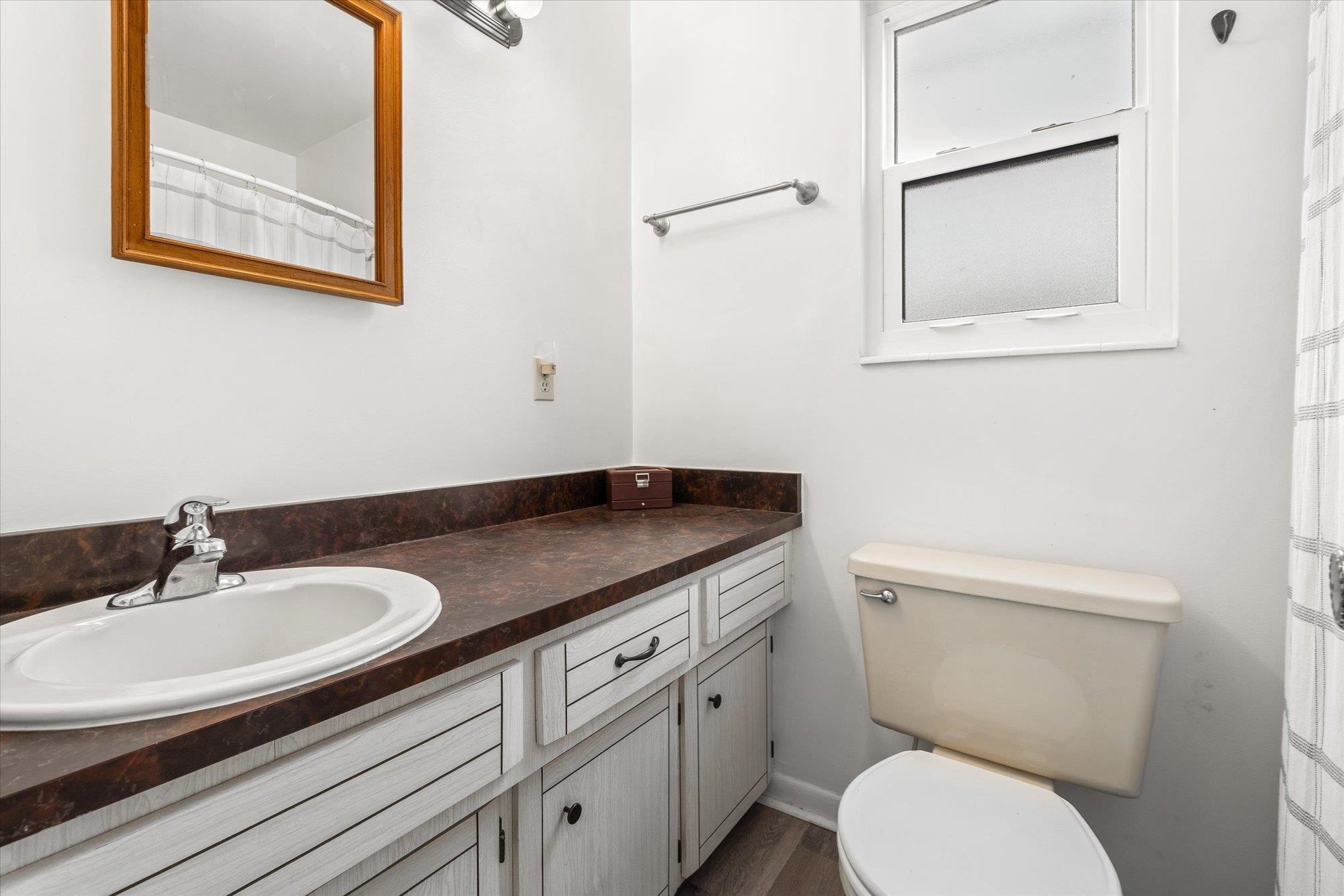 Image 16 of 35 For 216 9th St  