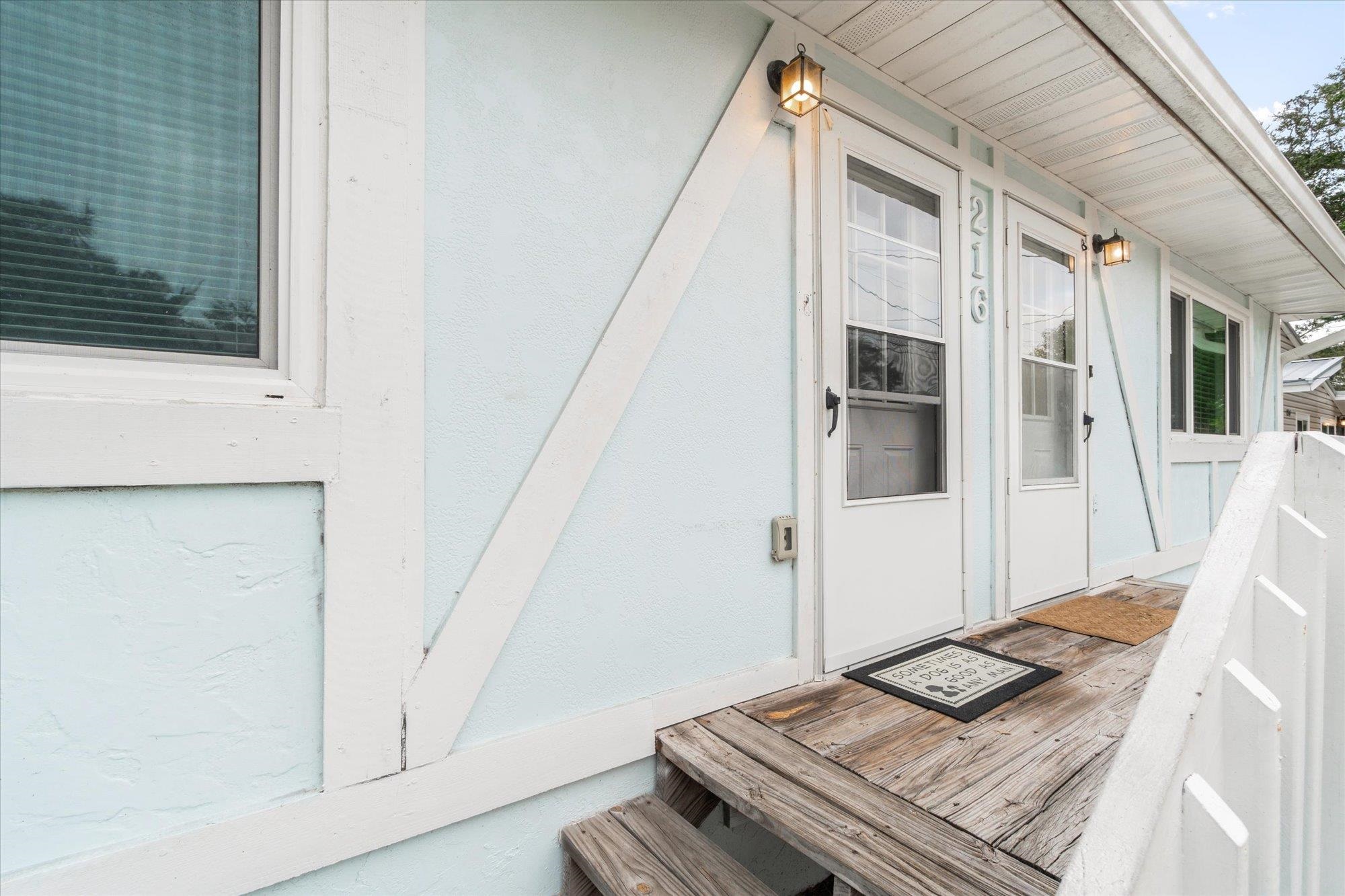 Image 17 of 35 For 216 9th St  