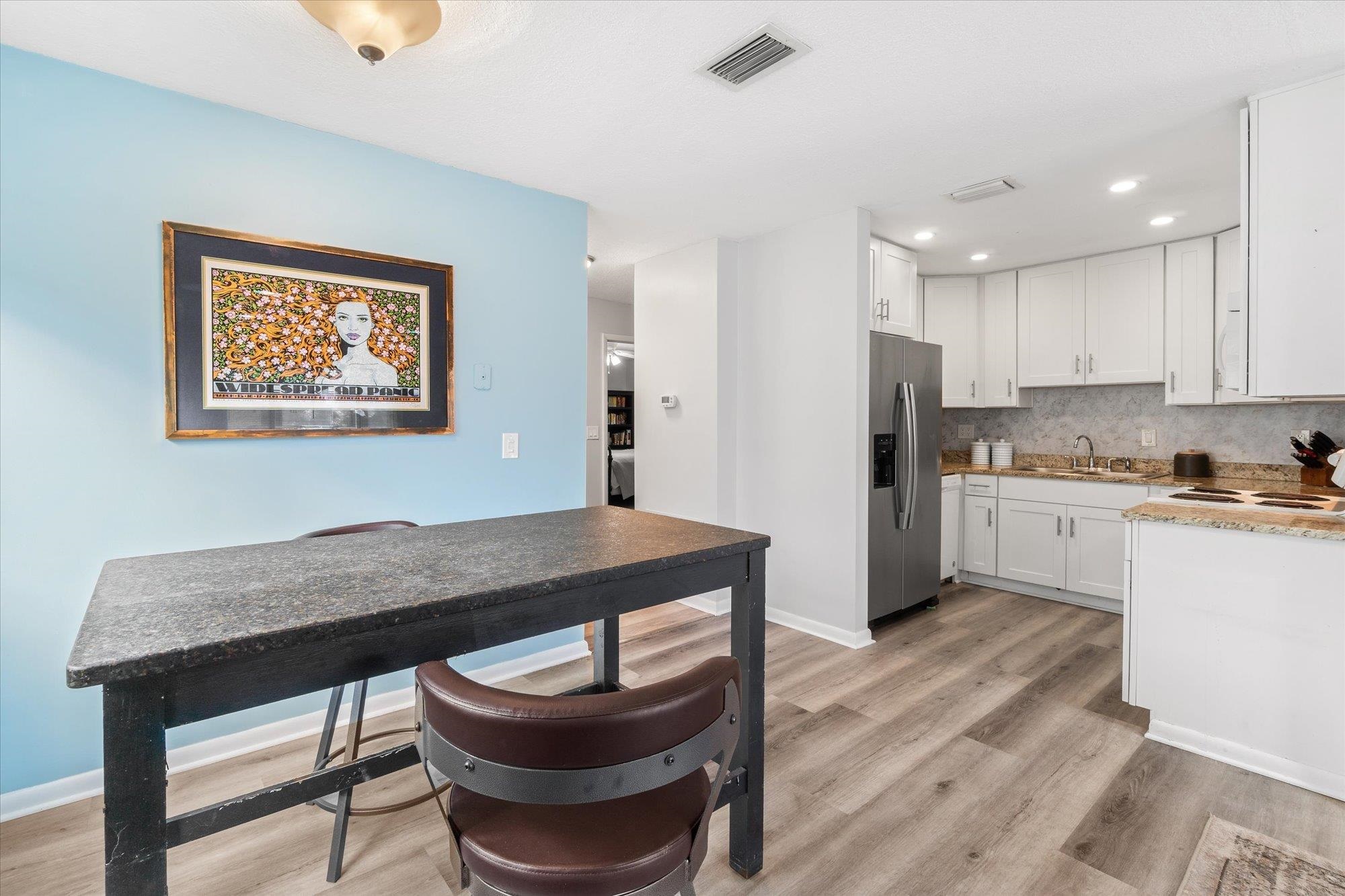 Image 20 of 35 For 216 9th St  