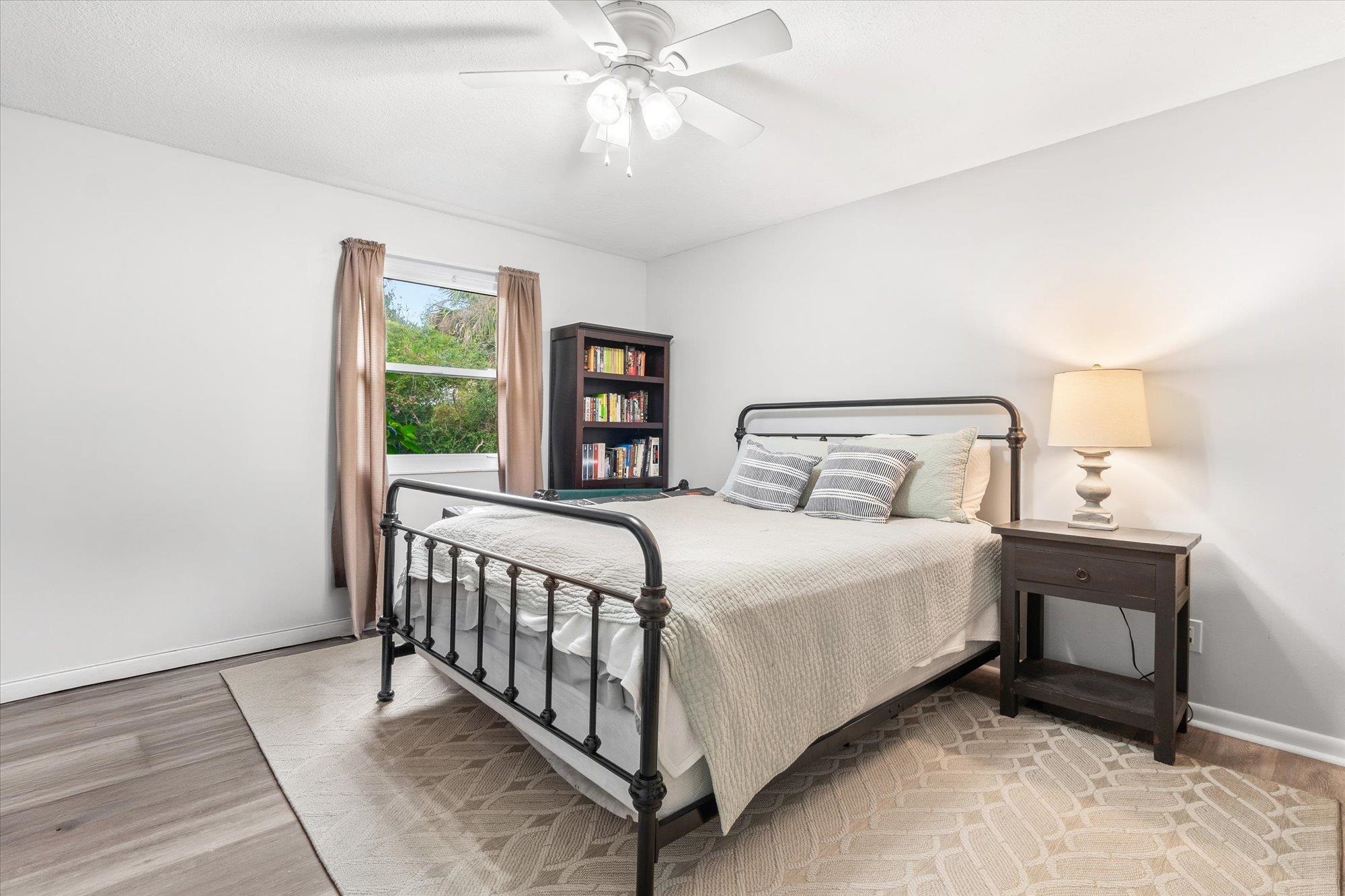 Image 26 of 35 For 216 9th St  