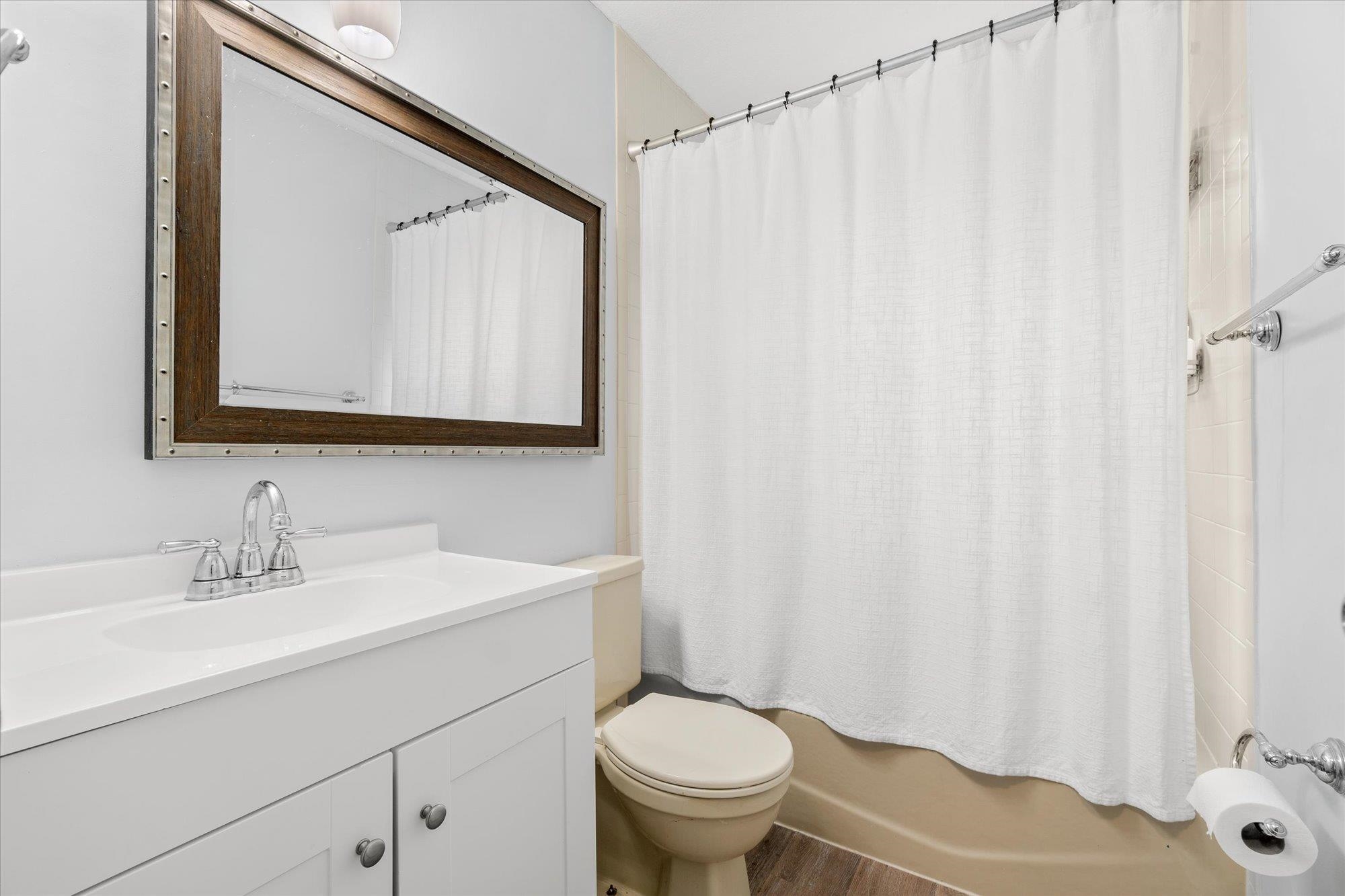 Image 28 of 35 For 216 9th St  