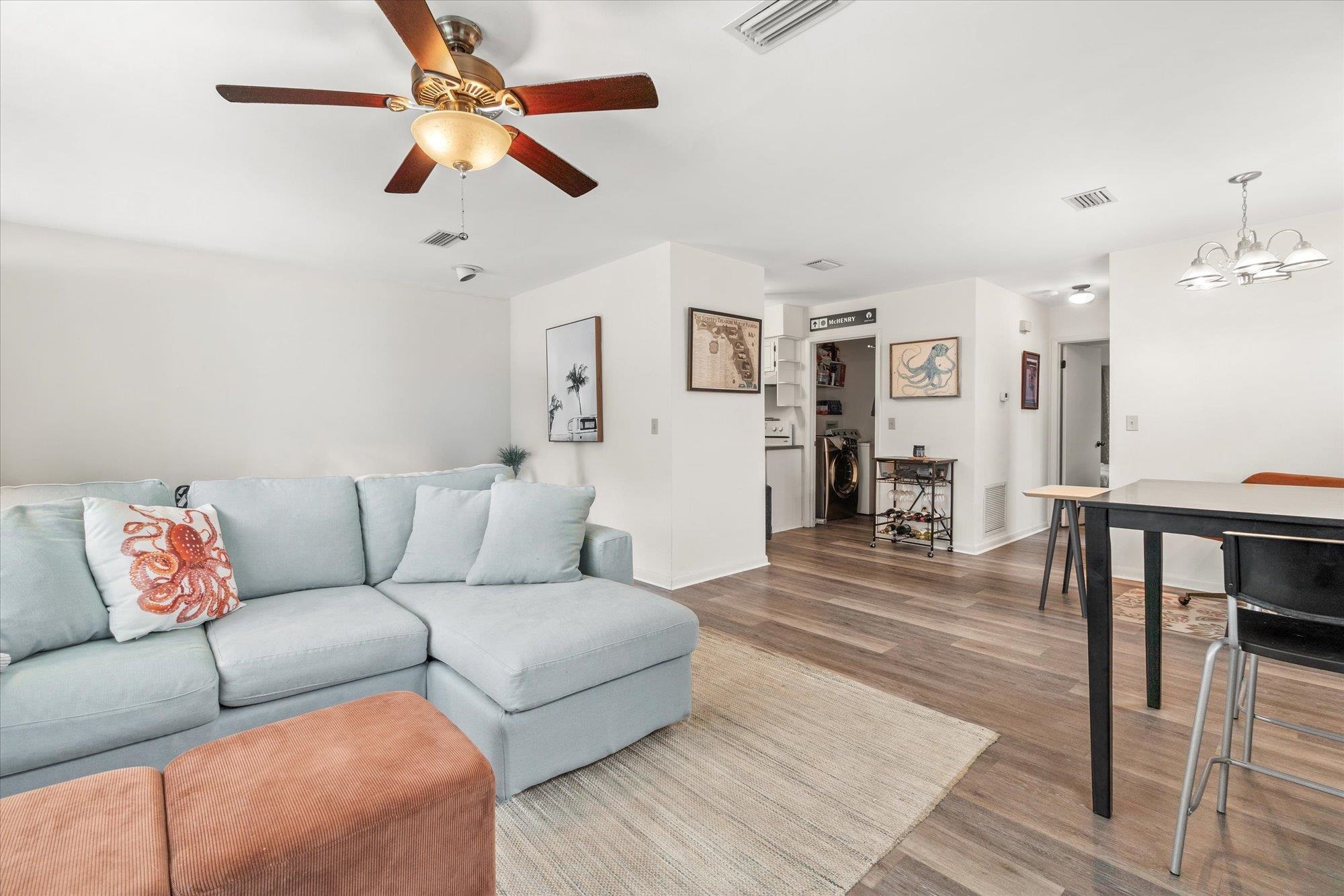 Image 5 of 35 For 216 9th St  