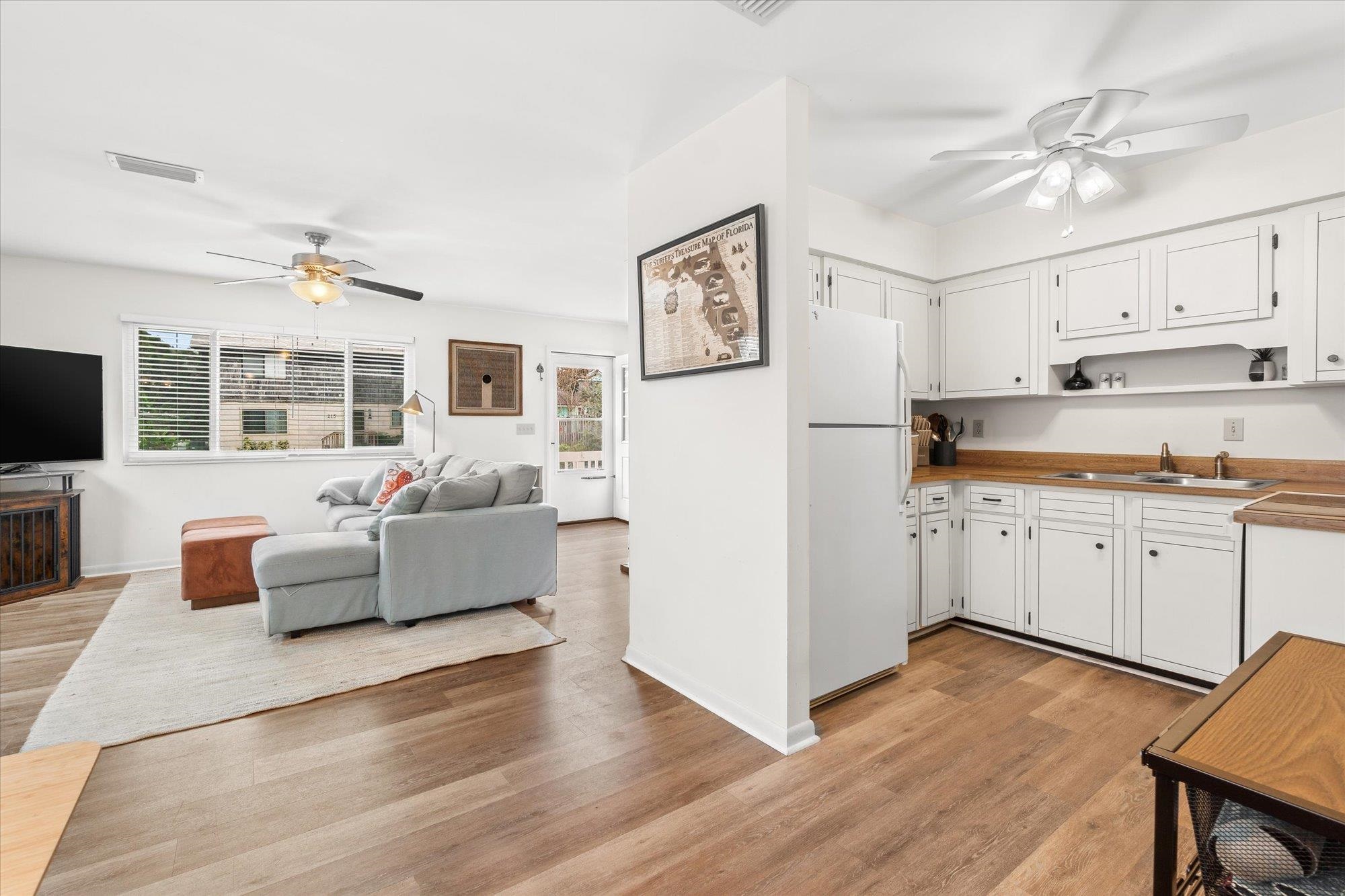 Image 7 of 35 For 216 9th St  