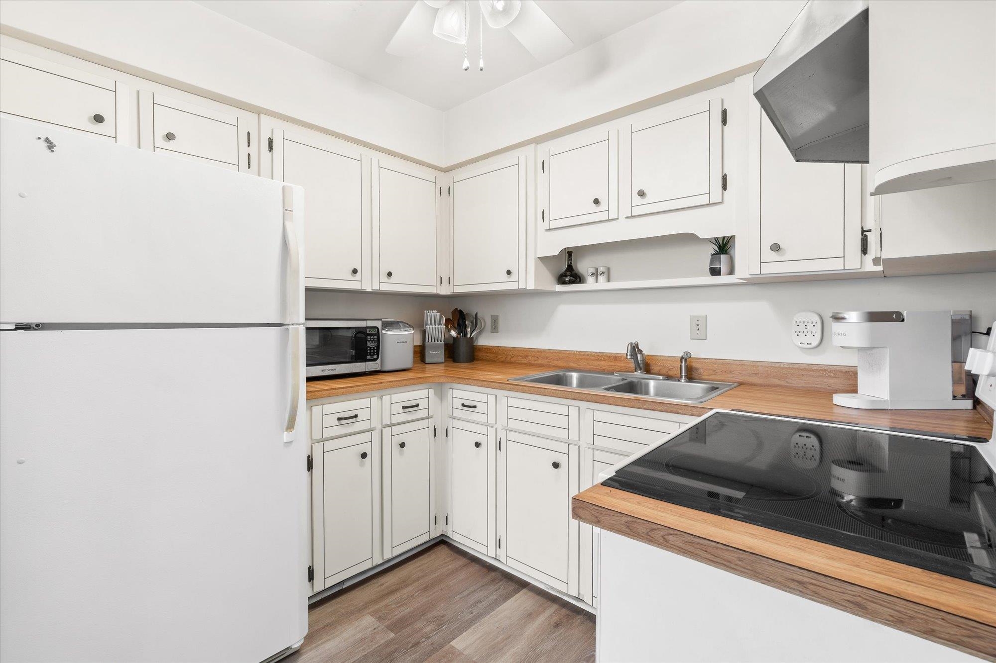 Image 9 of 35 For 216 9th St  