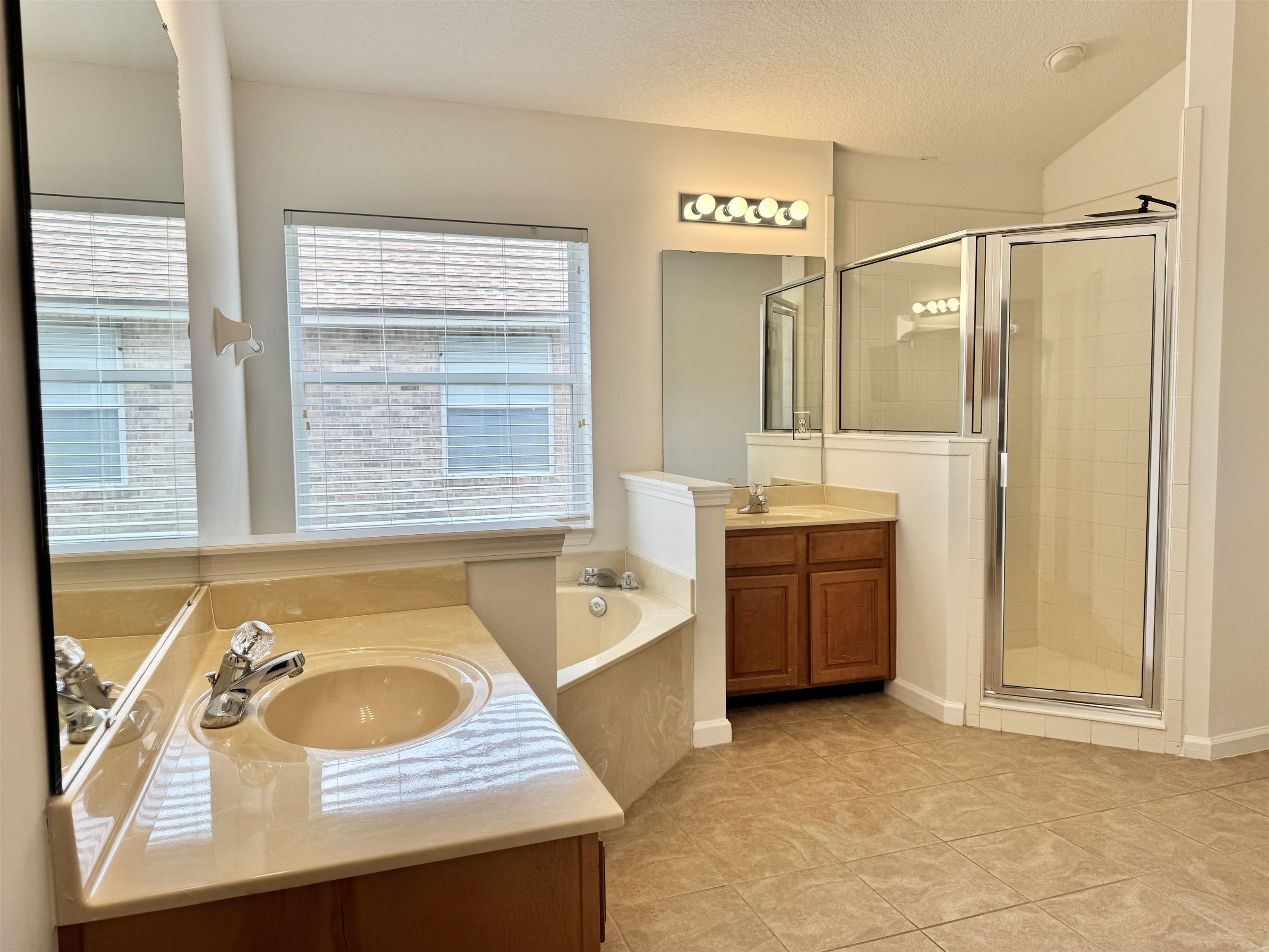 Image 21 of 50 For 1012 Arbor Trails Ct