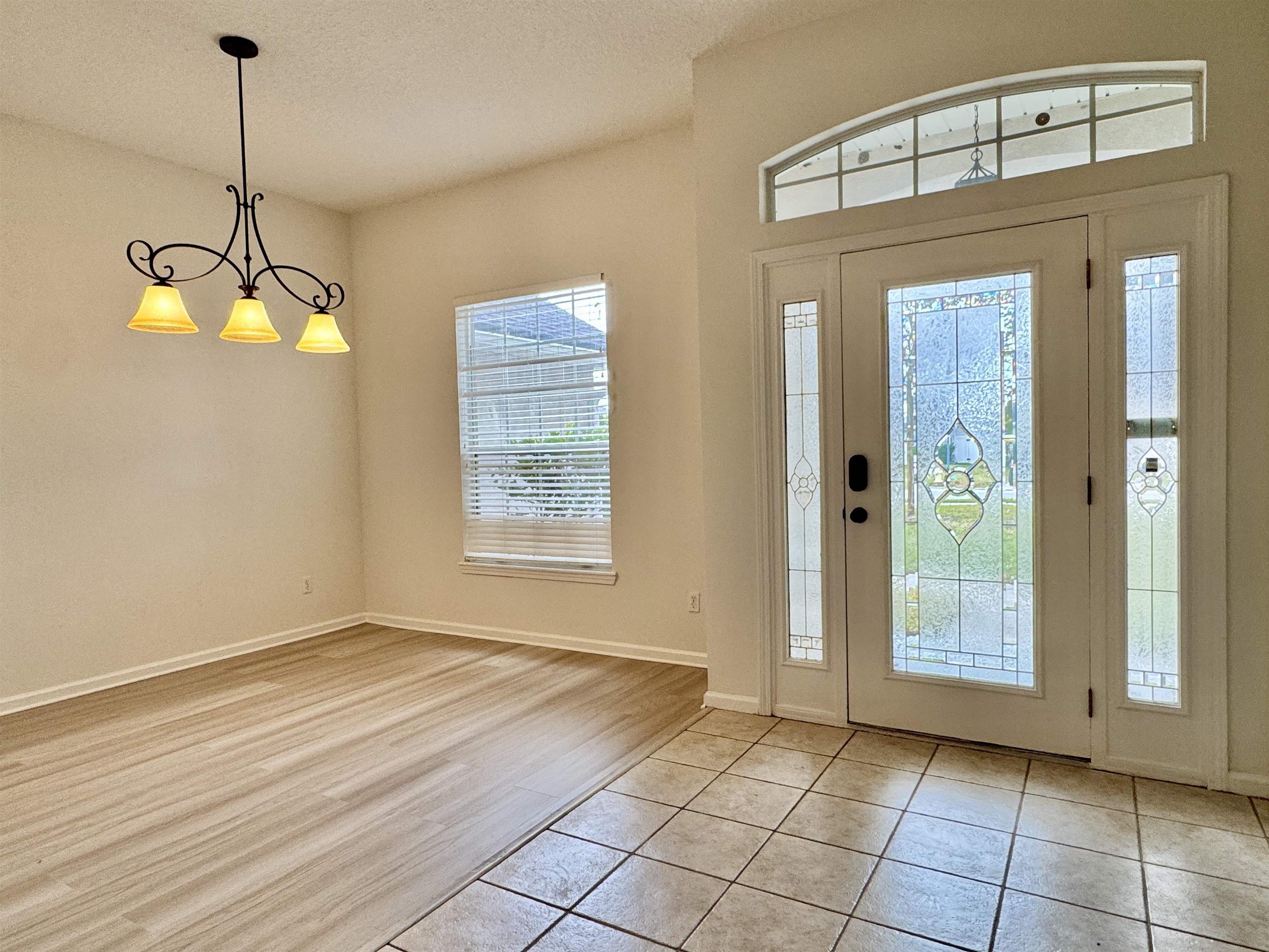 Image 6 of 50 For 1012 Arbor Trails Ct